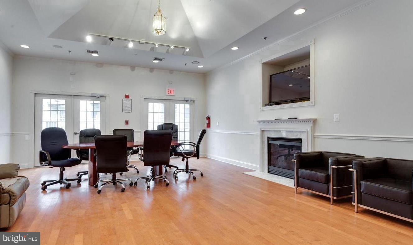 WESTBRIAR CONDOMINIUMS - Residential Lease