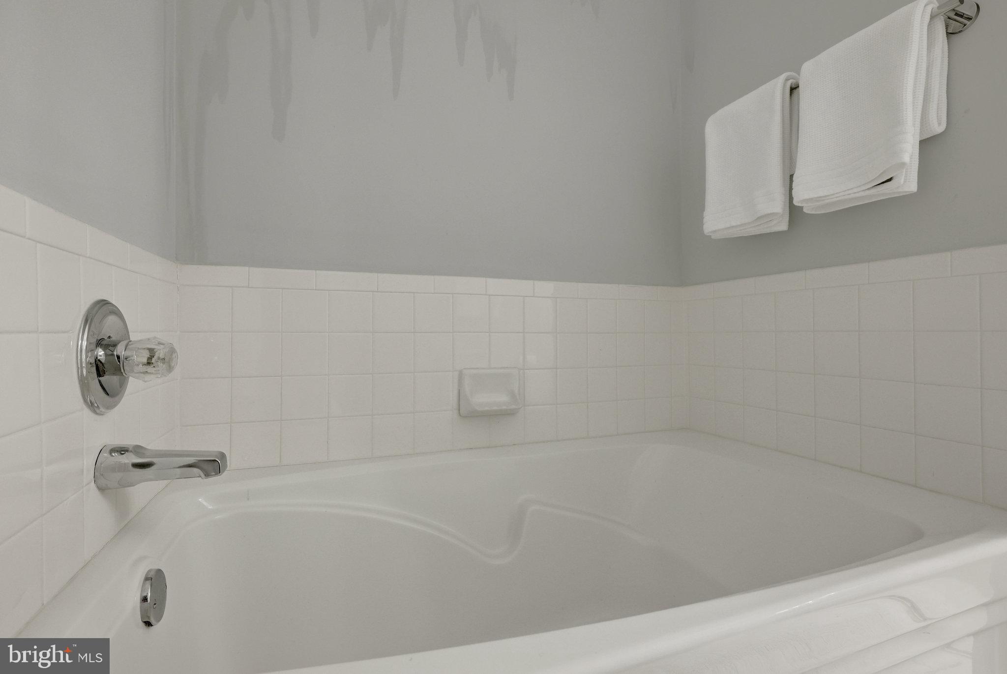 WESTBRIAR CONDOMINIUMS - Residential Lease