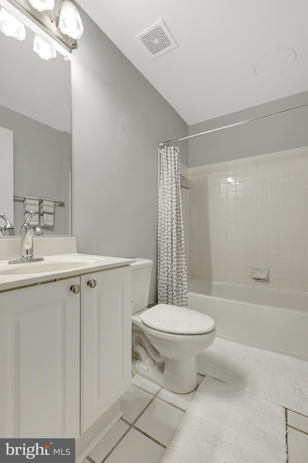 WESTBRIAR CONDOMINIUMS - Residential Lease