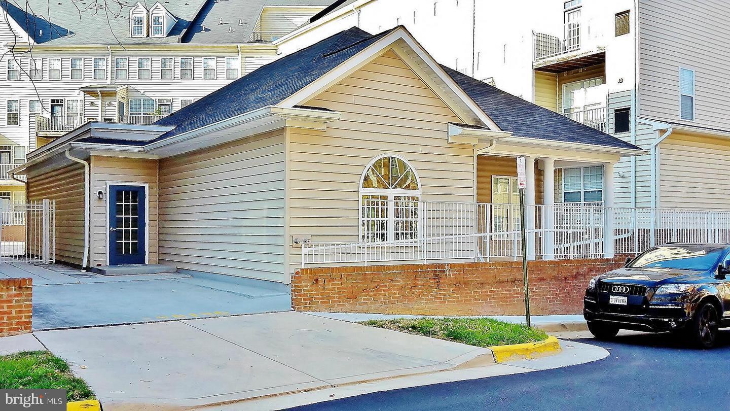 WESTBRIAR CONDOMINIUMS - Residential Lease