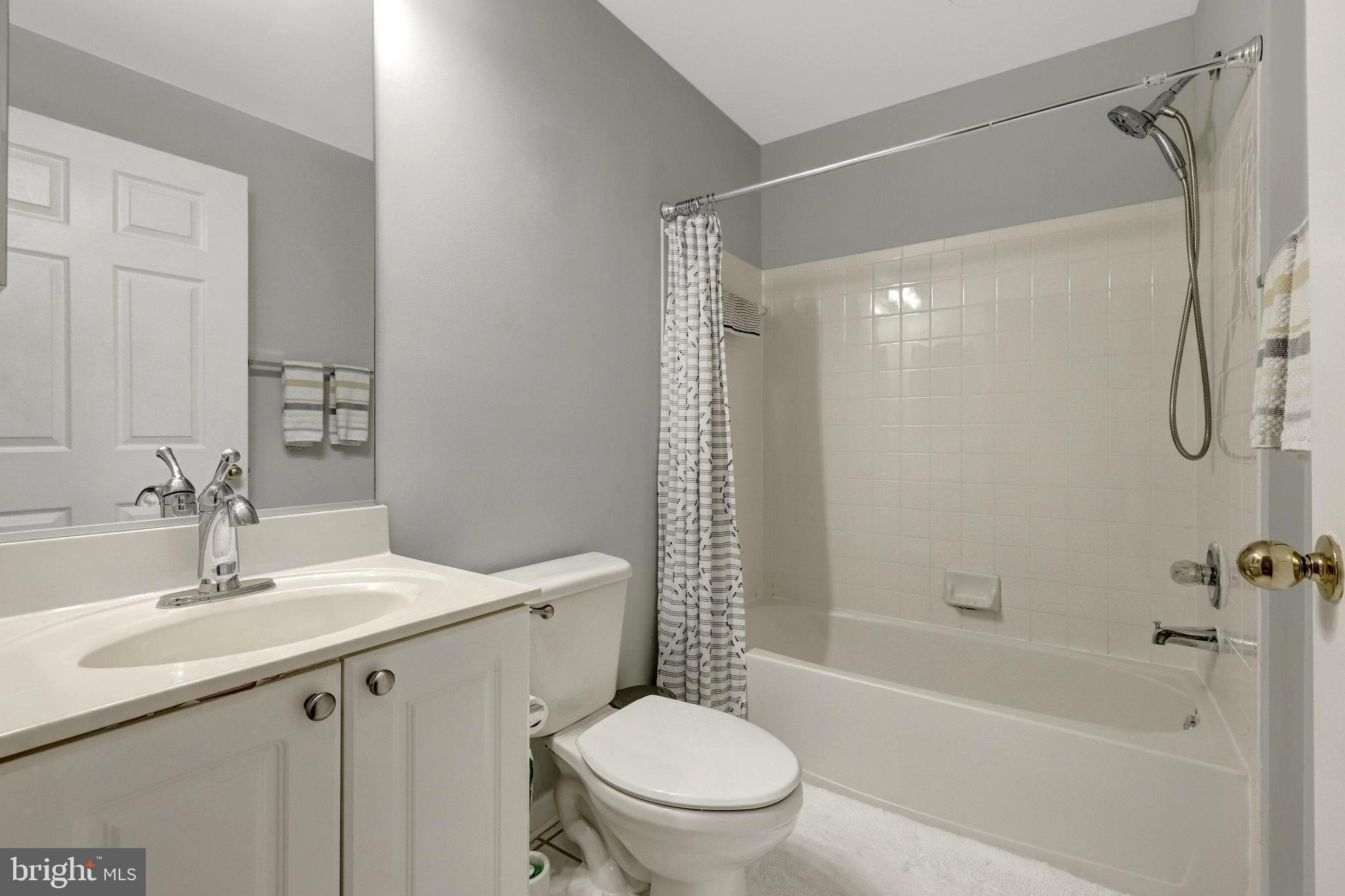 WESTBRIAR CONDOMINIUMS - Residential Lease