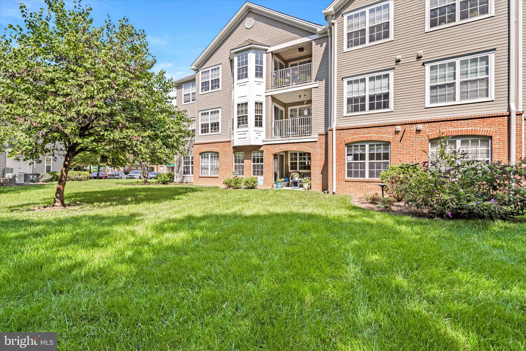 Hamilton, New Jersey 08690, United States, 2 Bedrooms Bedrooms, ,2 BathroomsBathrooms,Residential,Pending,45697