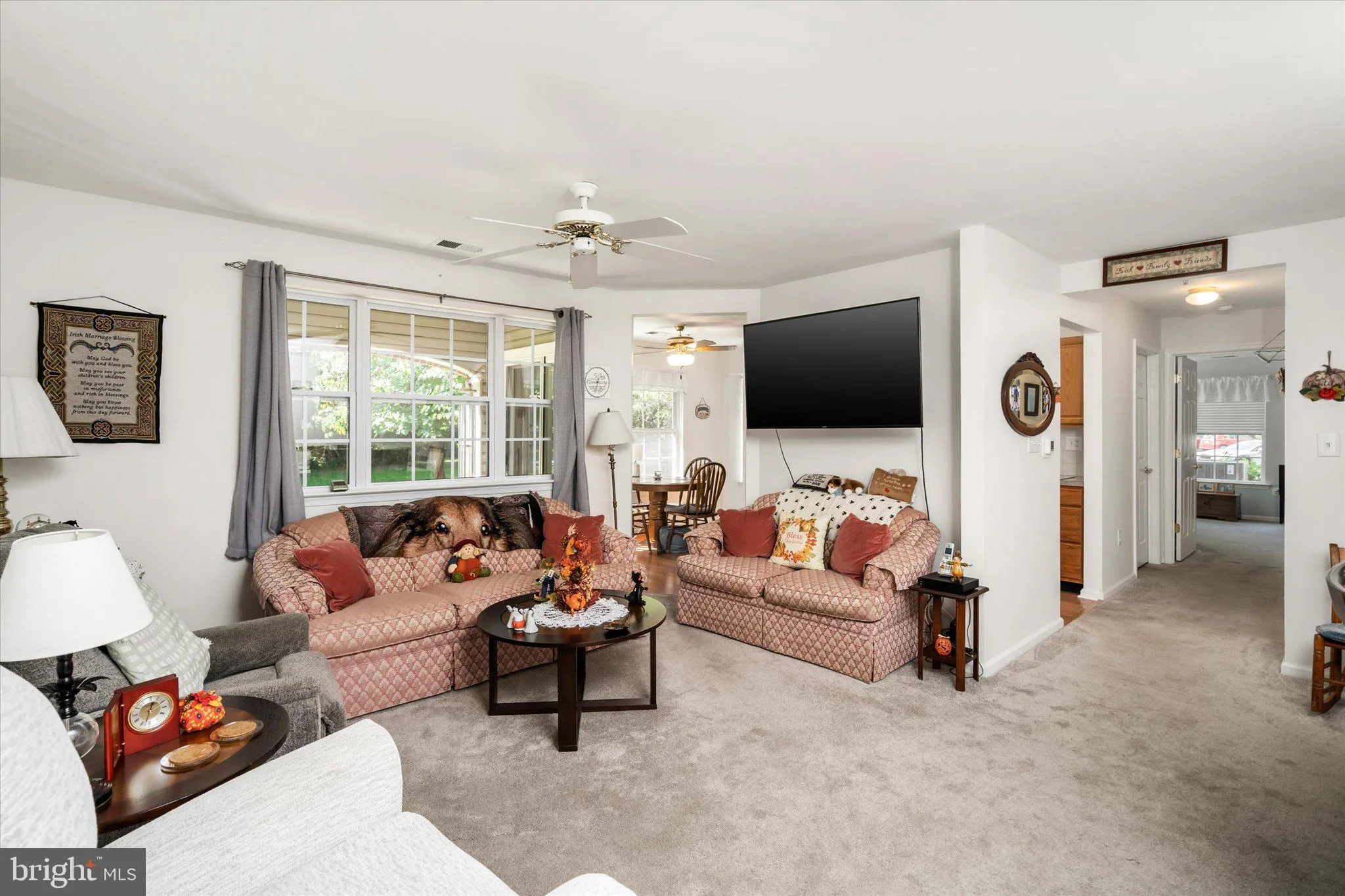 Hamilton, New Jersey 08690, United States, 2 Bedrooms Bedrooms, ,2 BathroomsBathrooms,Residential,Pending,45697