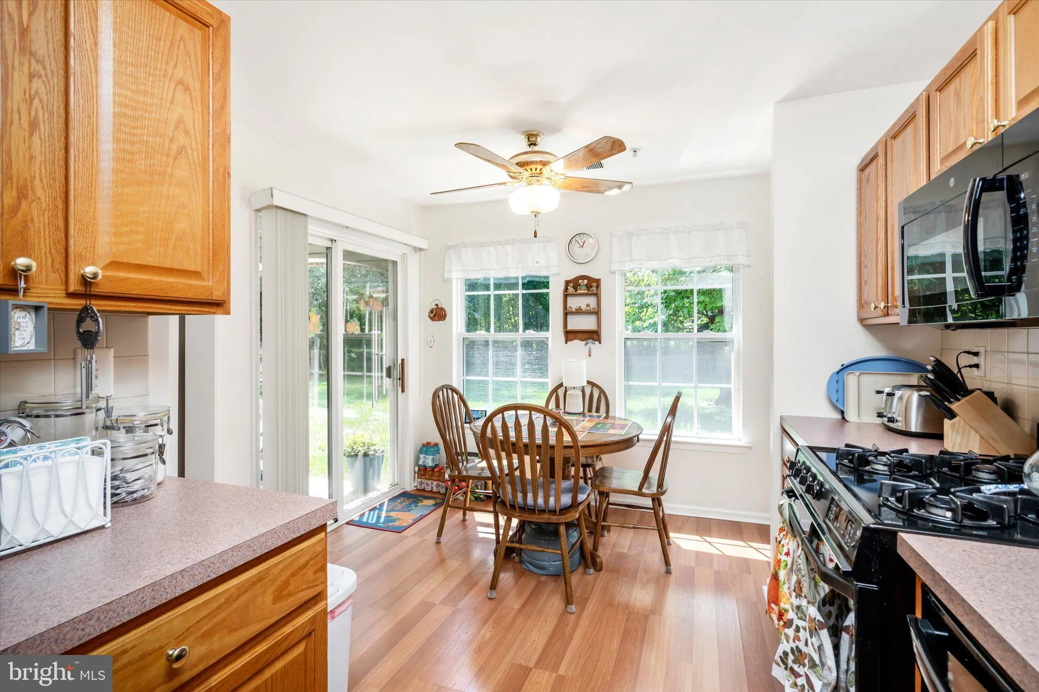 Hamilton, New Jersey 08690, United States, 2 Bedrooms Bedrooms, ,2 BathroomsBathrooms,Residential,Pending,45697