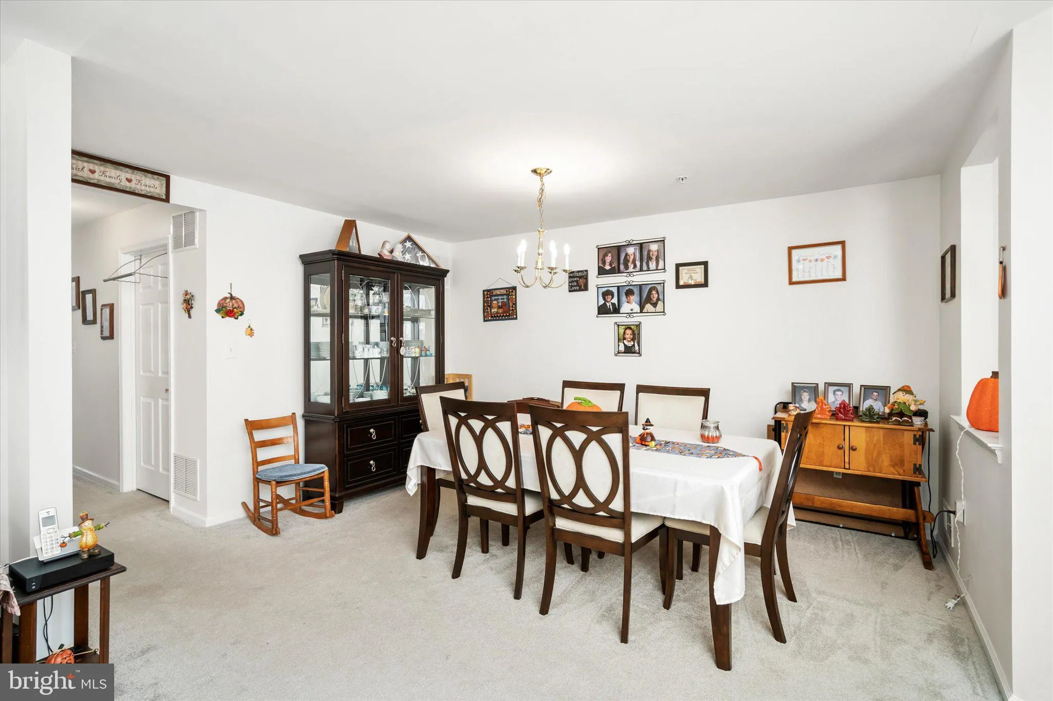 Hamilton, New Jersey 08690, United States, 2 Bedrooms Bedrooms, ,2 BathroomsBathrooms,Residential,Pending,45697