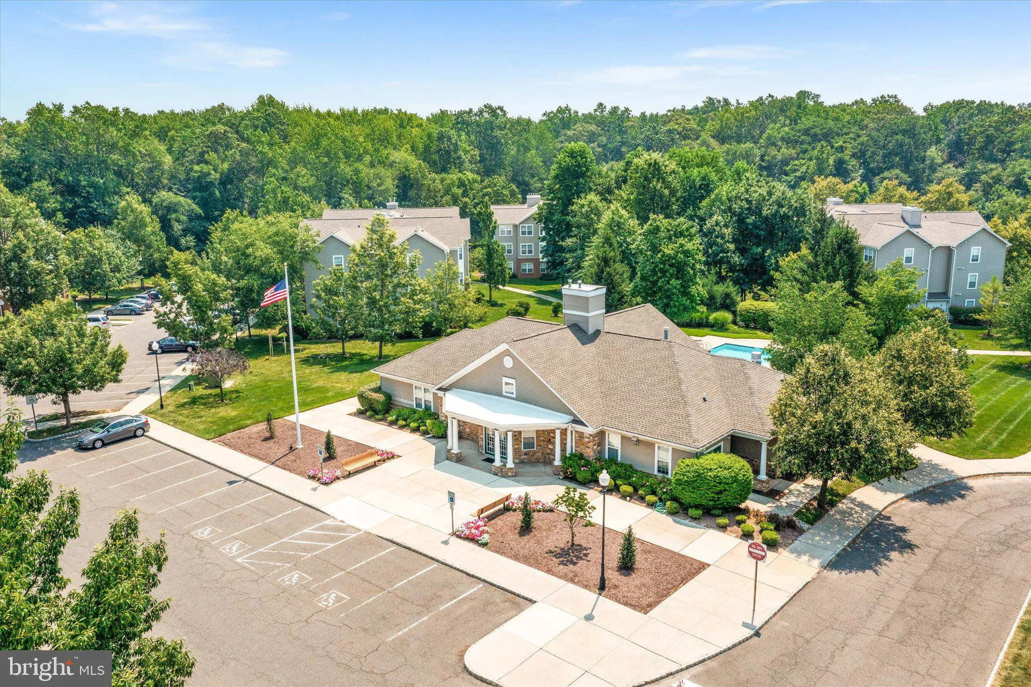 Hamilton, New Jersey 08690, United States, 2 Bedrooms Bedrooms, ,2 BathroomsBathrooms,Residential,Pending,45697