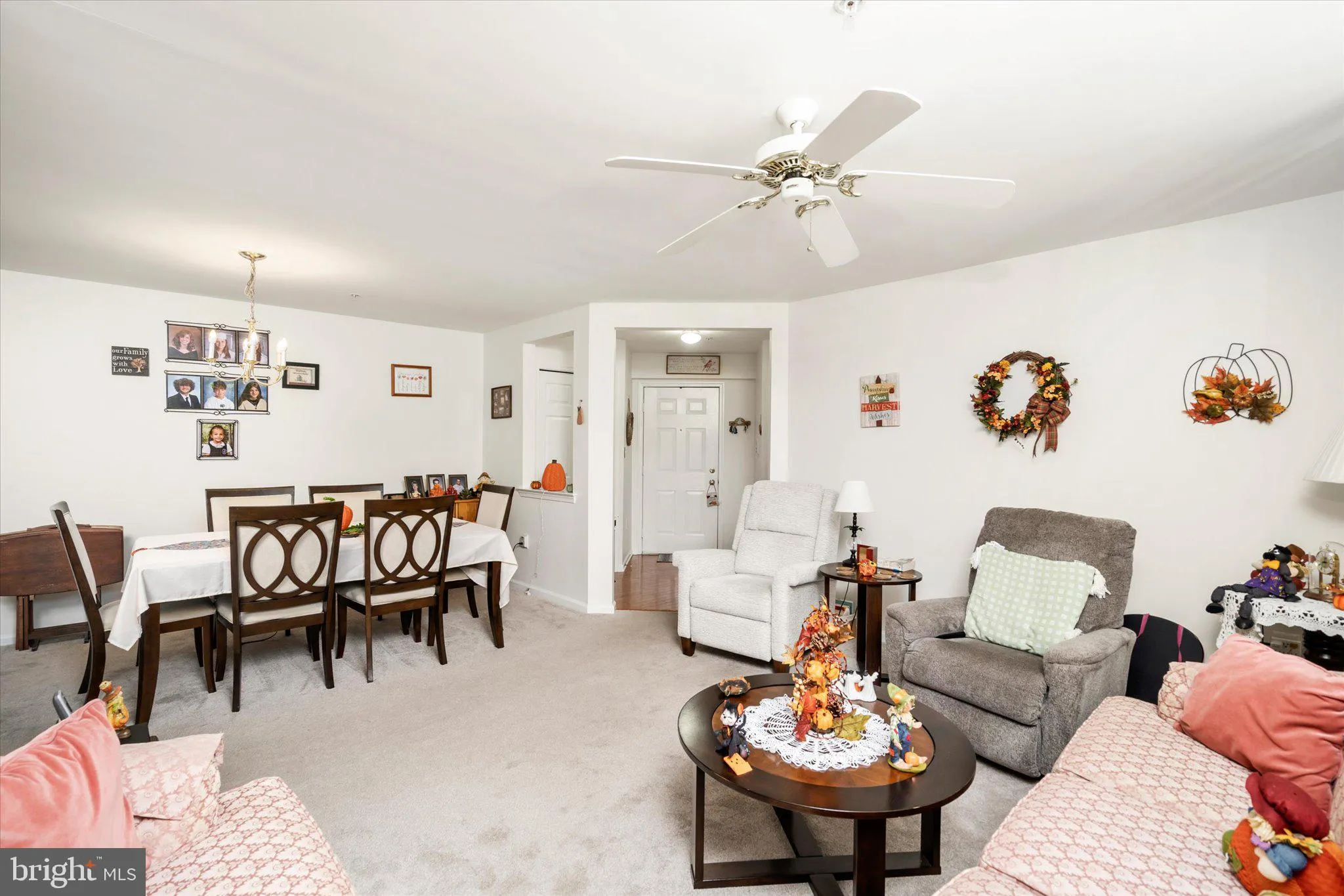 Hamilton, New Jersey 08690, United States, 2 Bedrooms Bedrooms, ,2 BathroomsBathrooms,Residential,Pending,45697