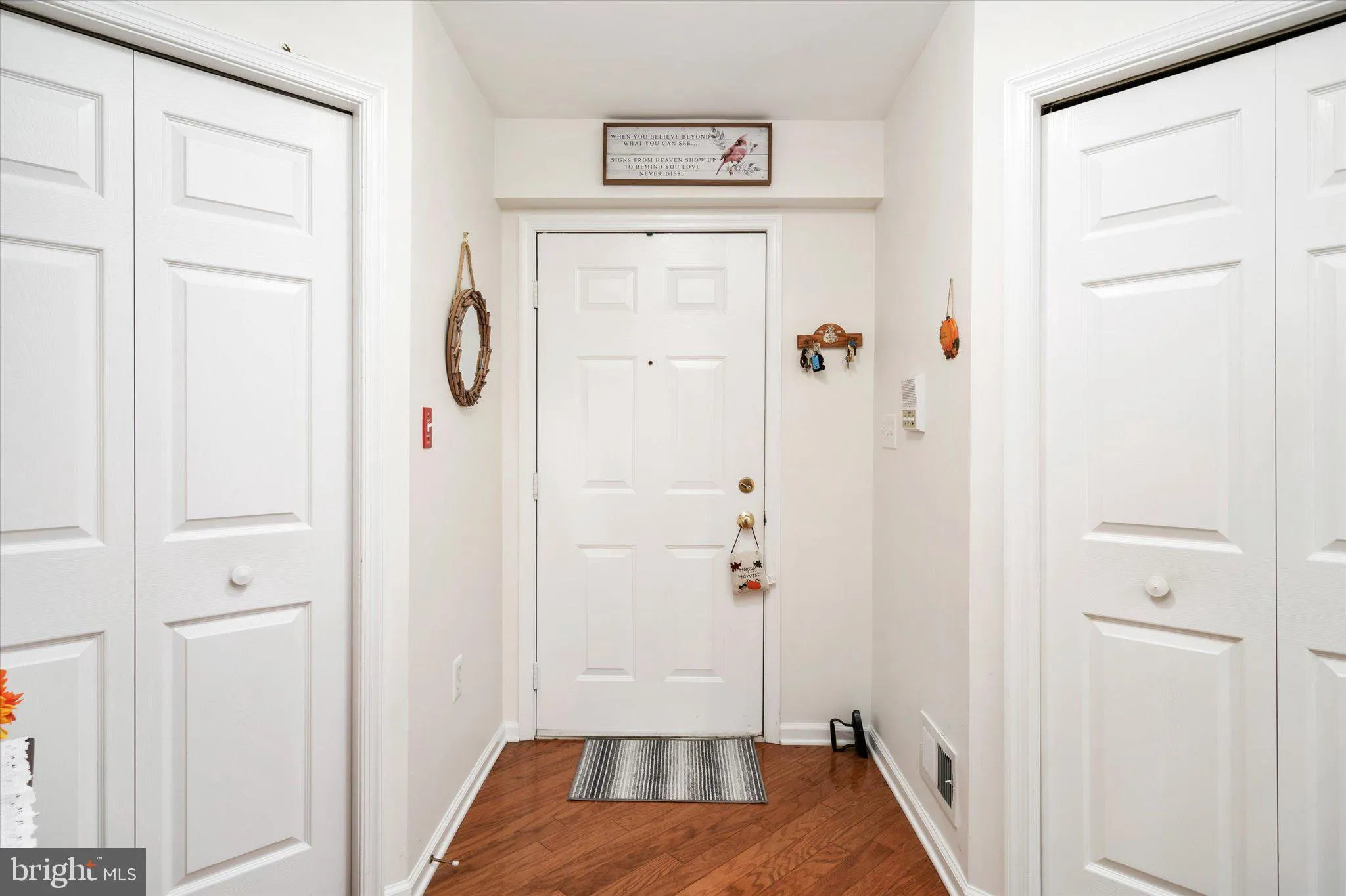 Hamilton, New Jersey 08690, United States, 2 Bedrooms Bedrooms, ,2 BathroomsBathrooms,Residential,Pending,45697