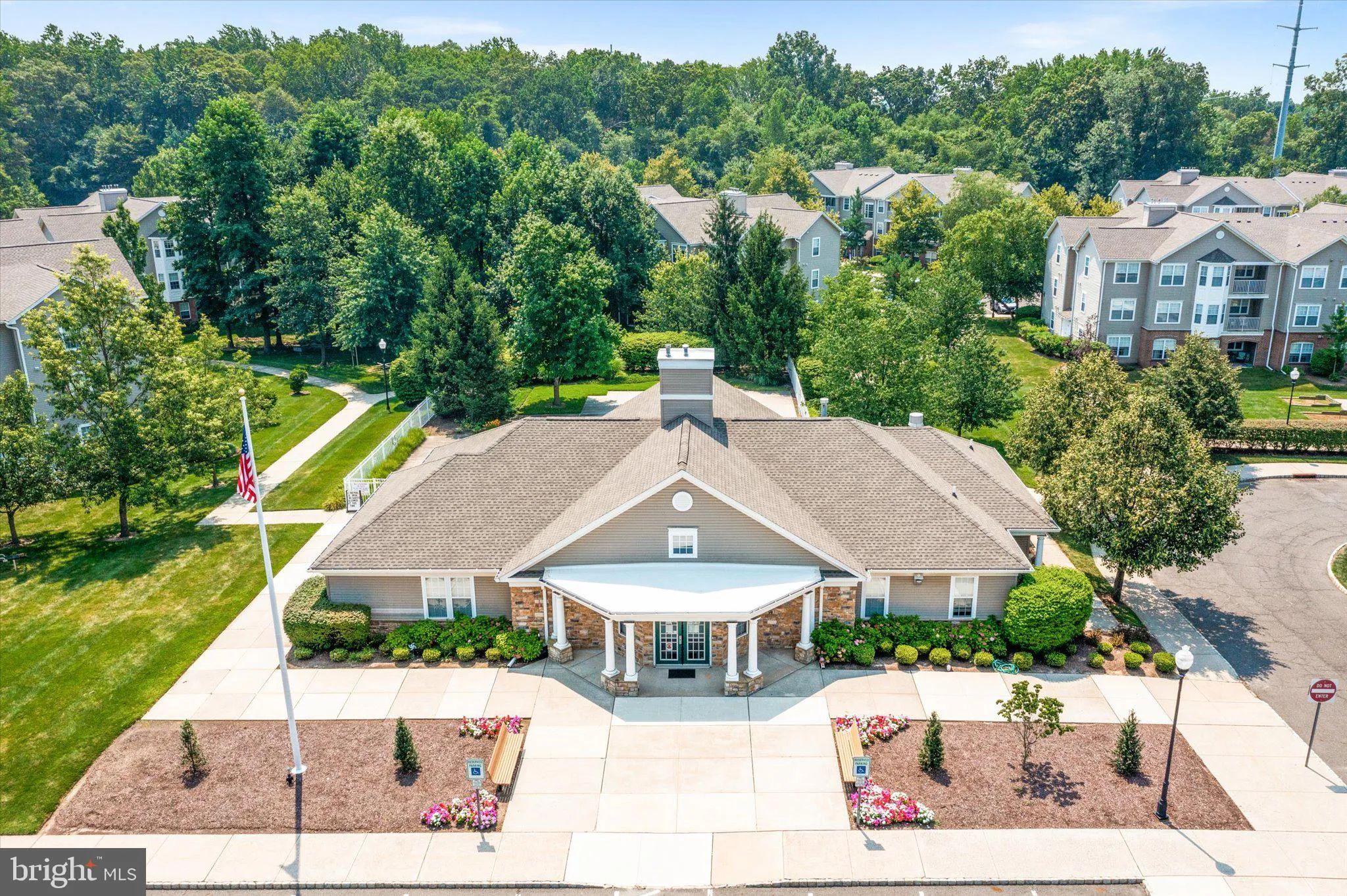 Hamilton, New Jersey 08690, United States, 2 Bedrooms Bedrooms, ,2 BathroomsBathrooms,Residential,Pending,45697