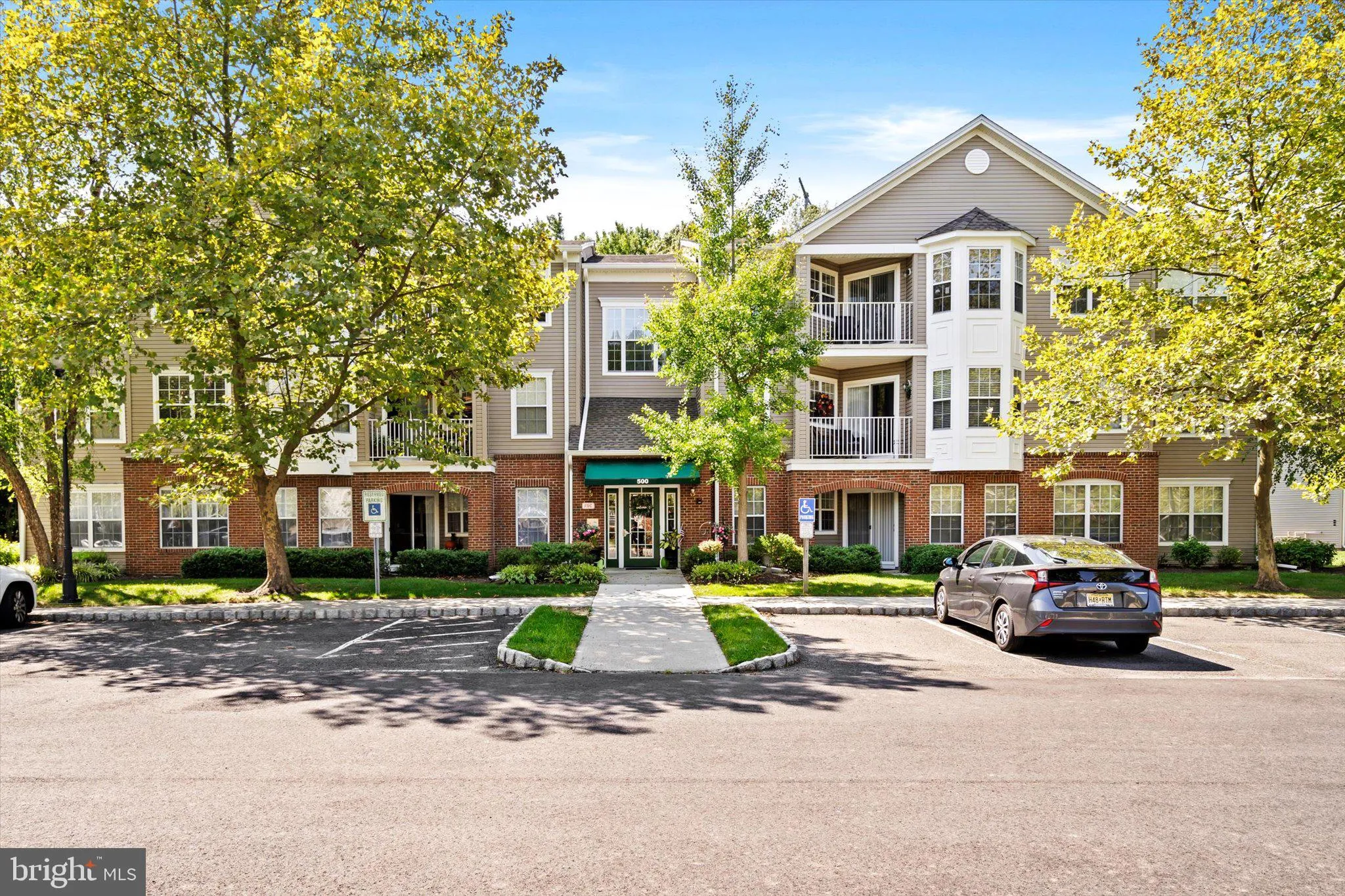 Hamilton, New Jersey 08690, United States, 2 Bedrooms Bedrooms, ,2 BathroomsBathrooms,Residential,Pending,45697