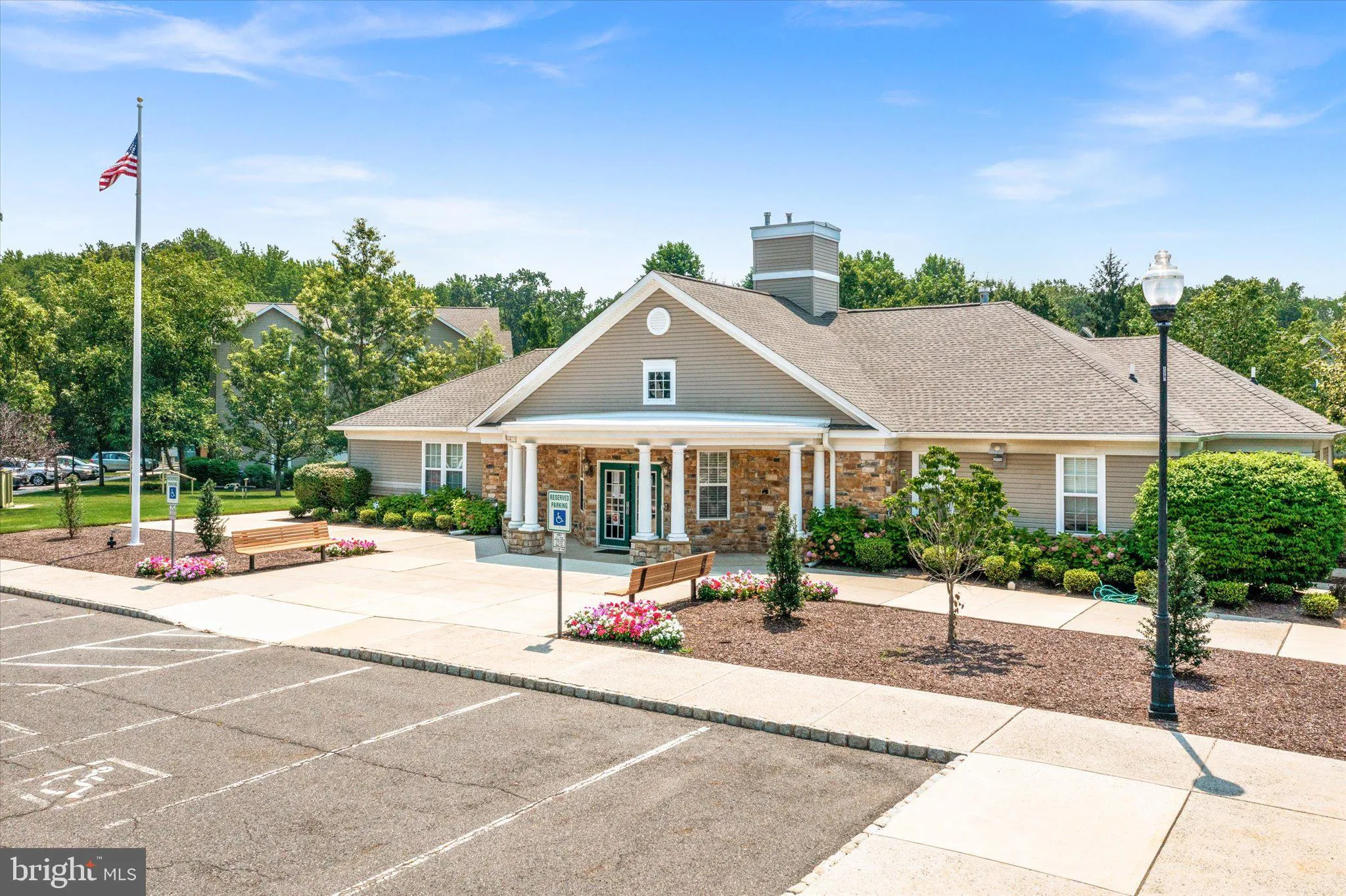 Hamilton, New Jersey 08690, United States, 2 Bedrooms Bedrooms, ,2 BathroomsBathrooms,Residential,Pending,45697