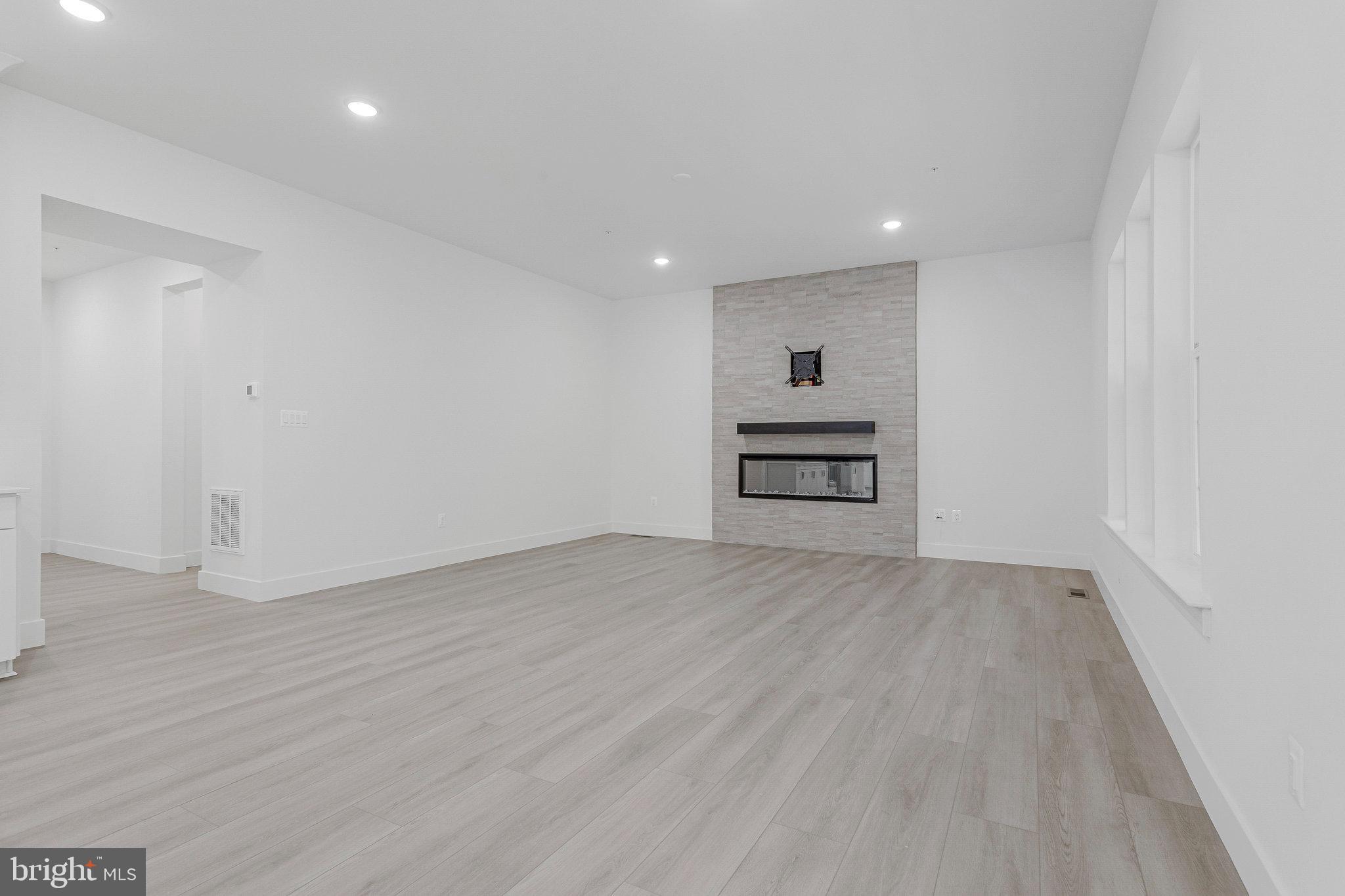 ST JAMES - Residential