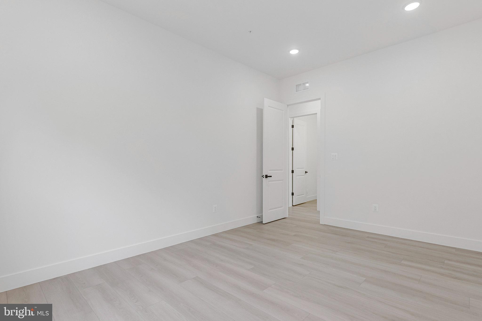 ST JAMES - Residential