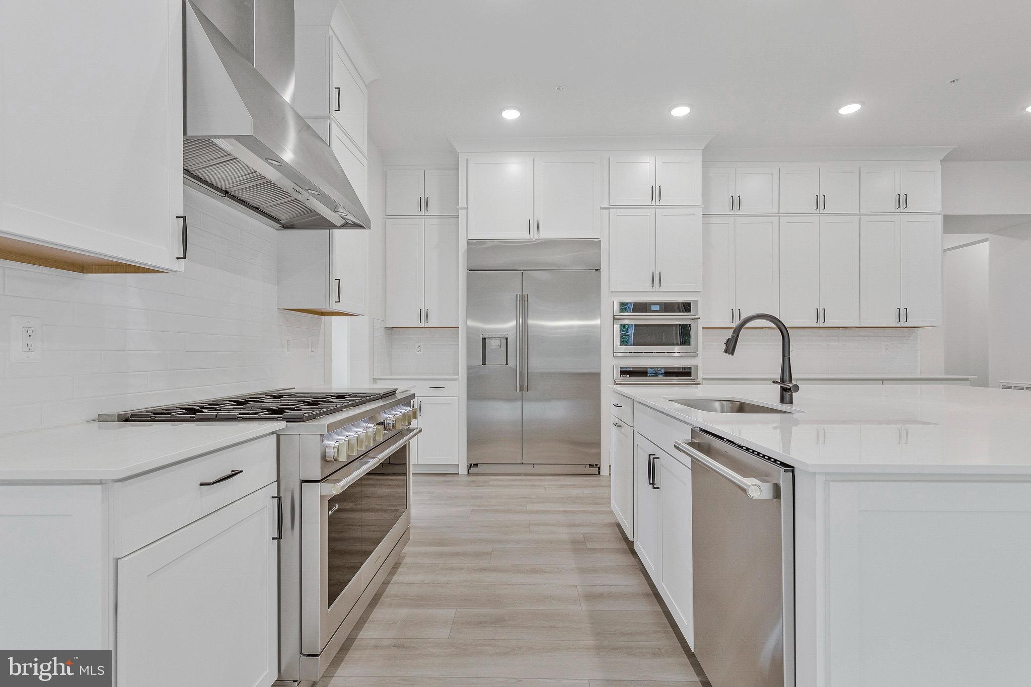 ST JAMES - Residential