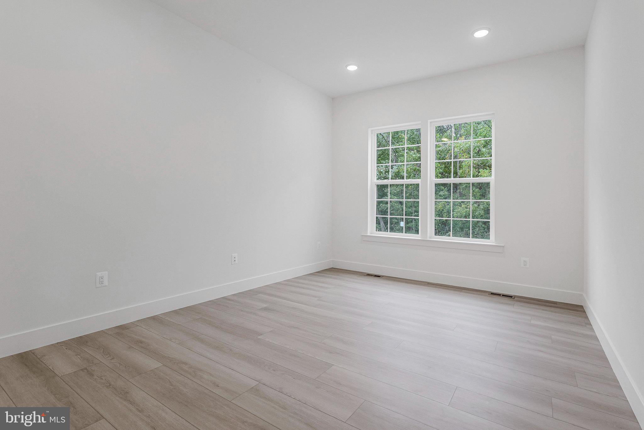 ST JAMES - Residential