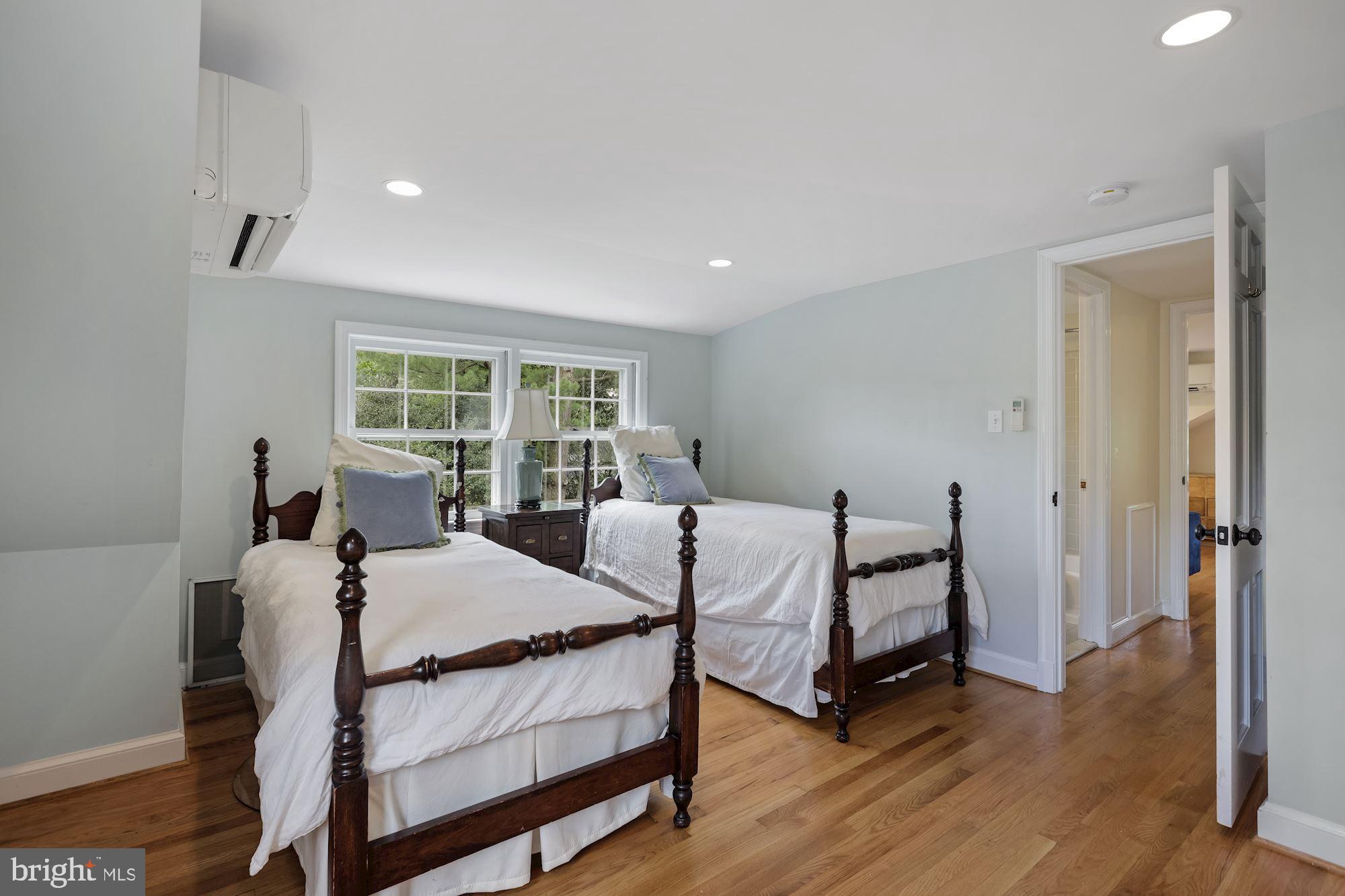 WESTMORELAND HILLS - Residential