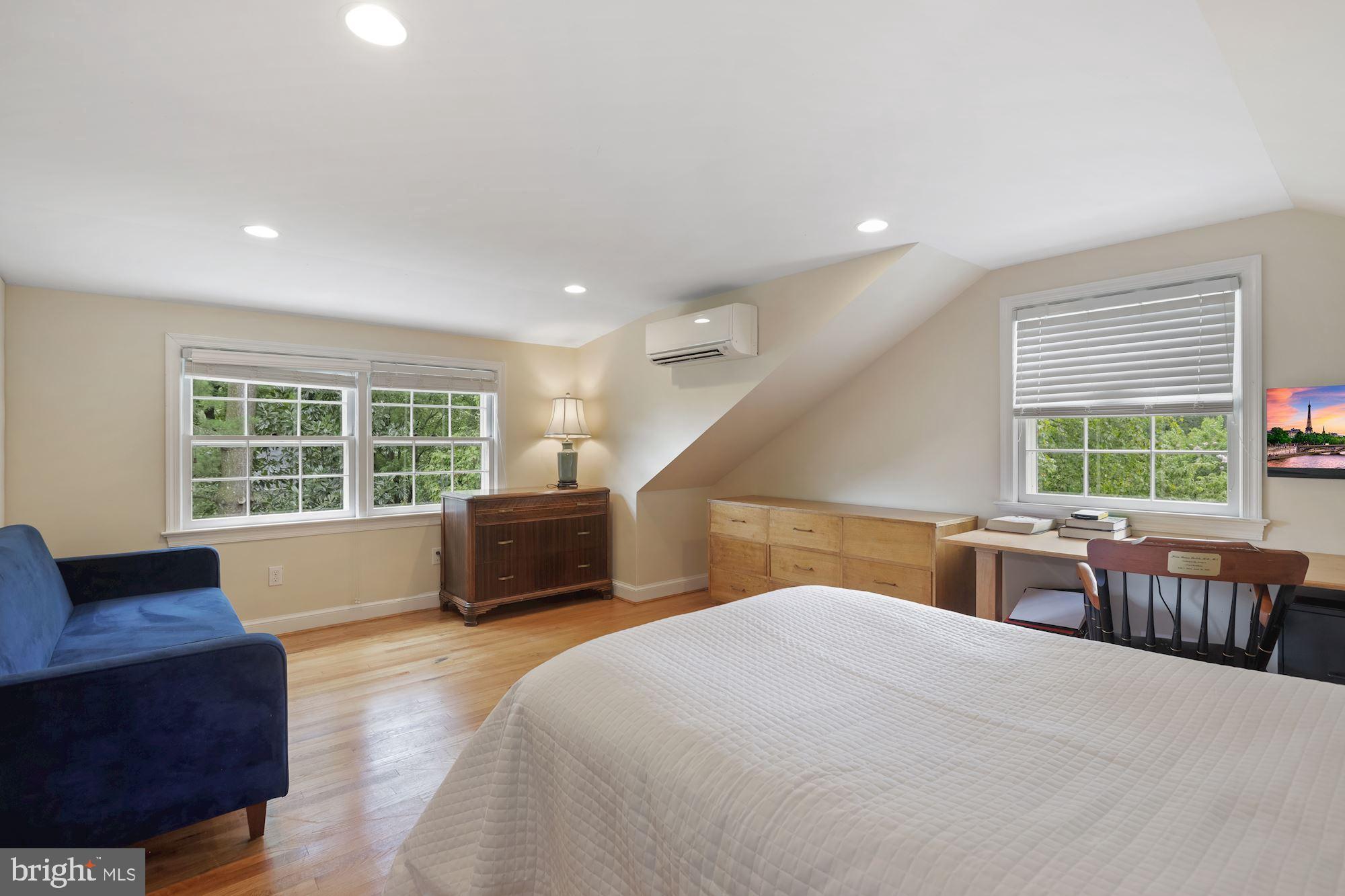 WESTMORELAND HILLS - Residential