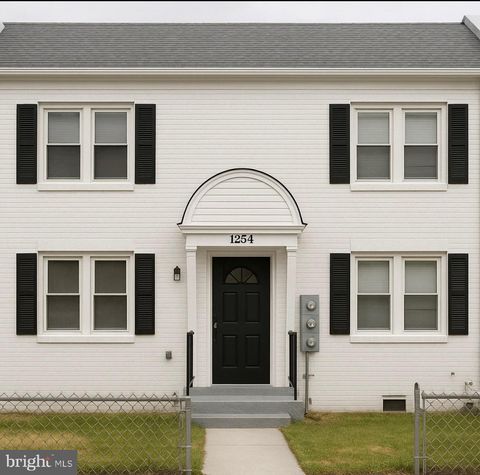1254 MEIGS PLACE NE WASHINGTON DC 20002