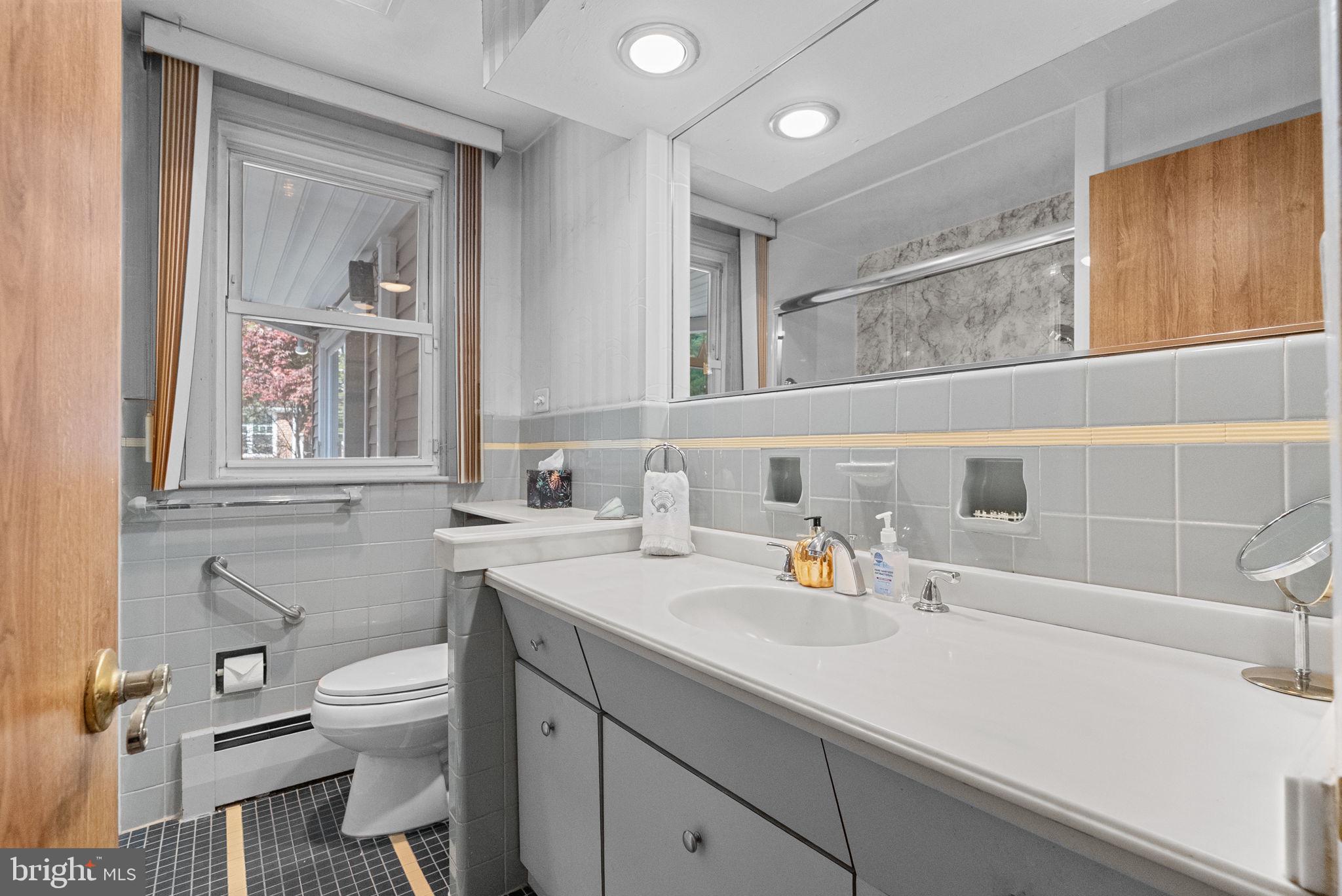 SOMERTON - Residential