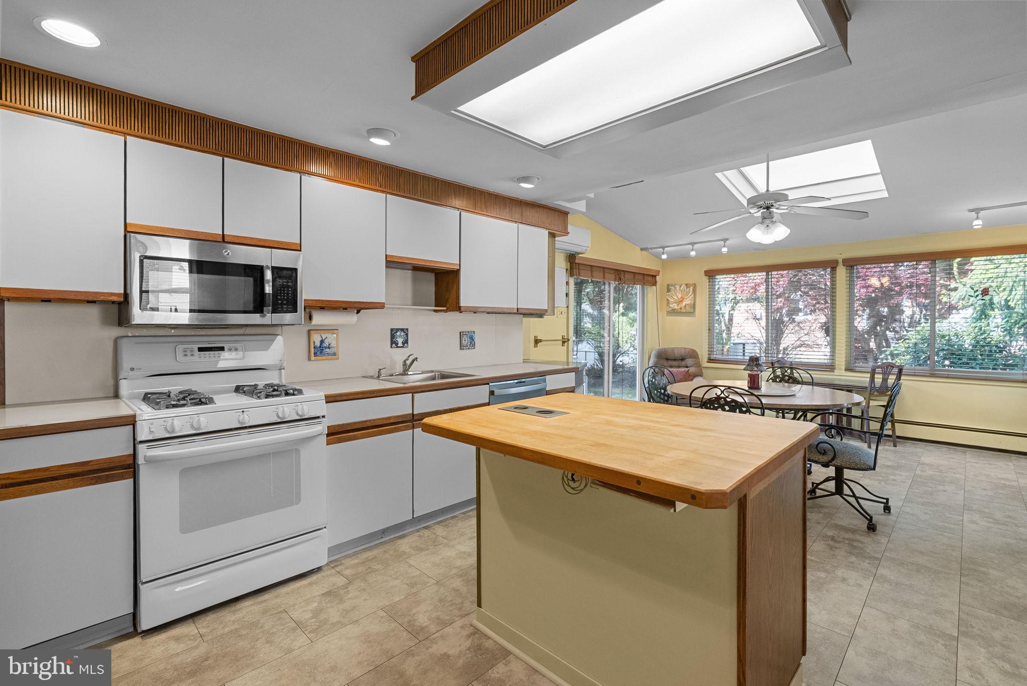 SOMERTON - Residential