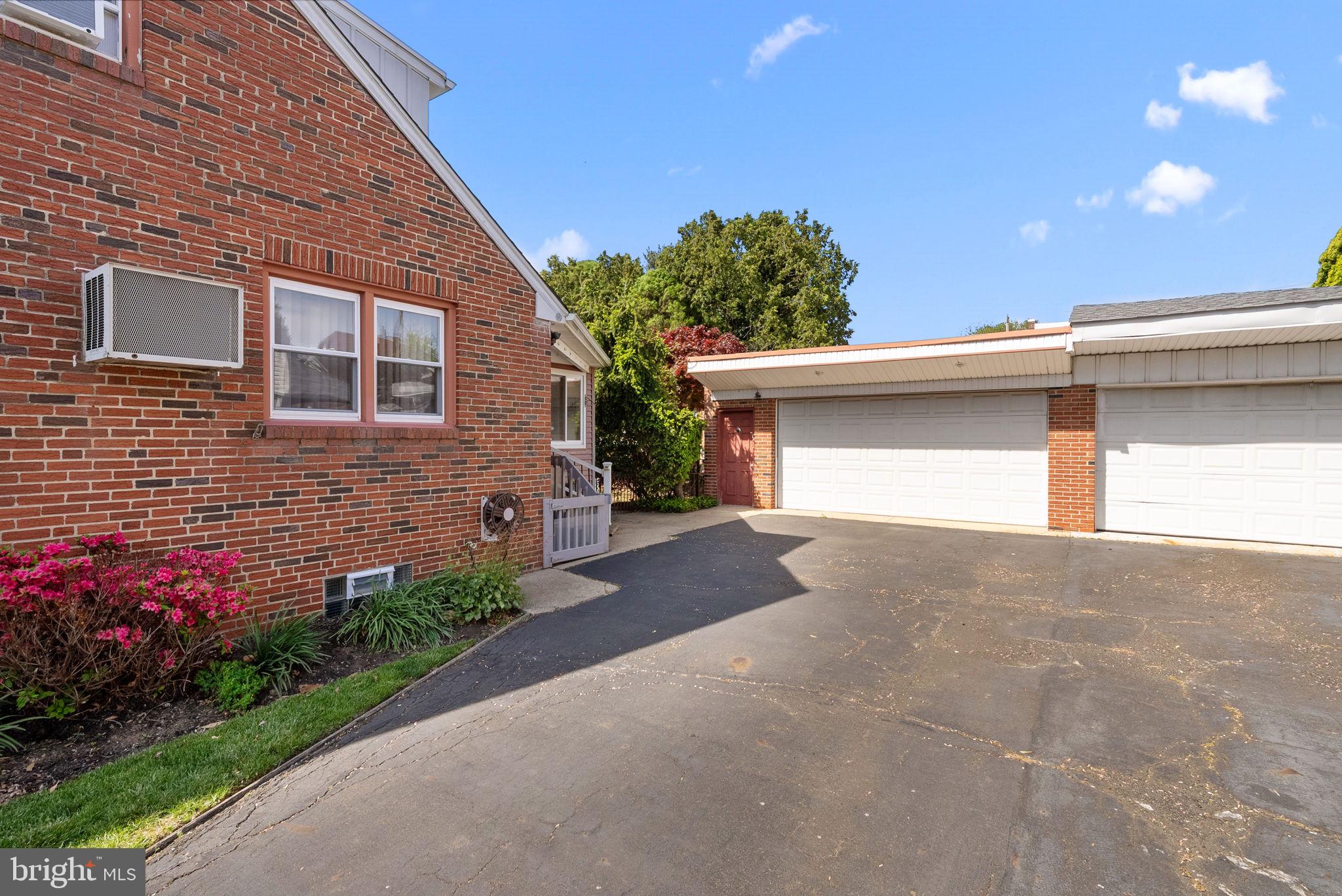 SOMERTON - Residential