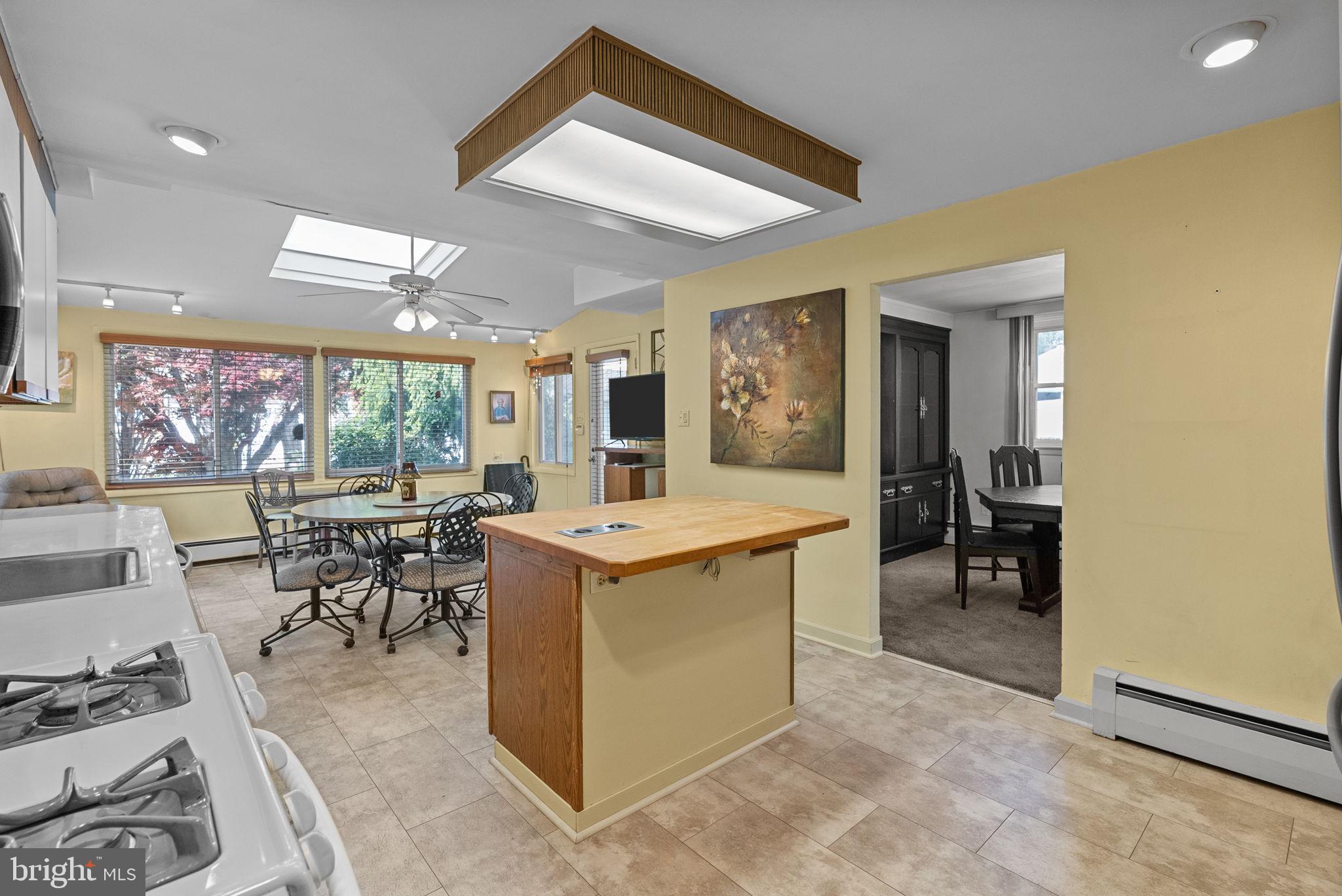 SOMERTON - Residential