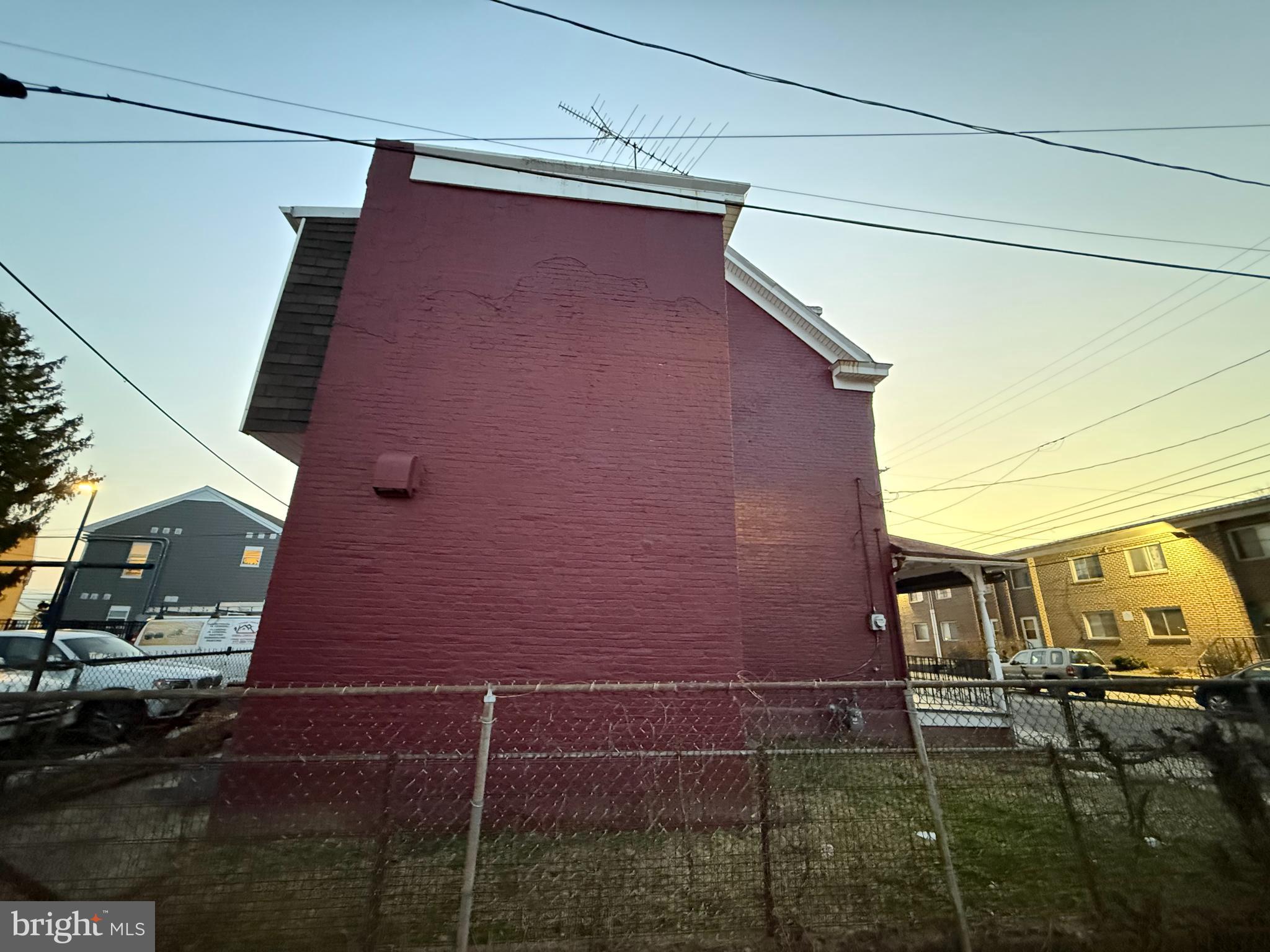 LANCASTER - Residential