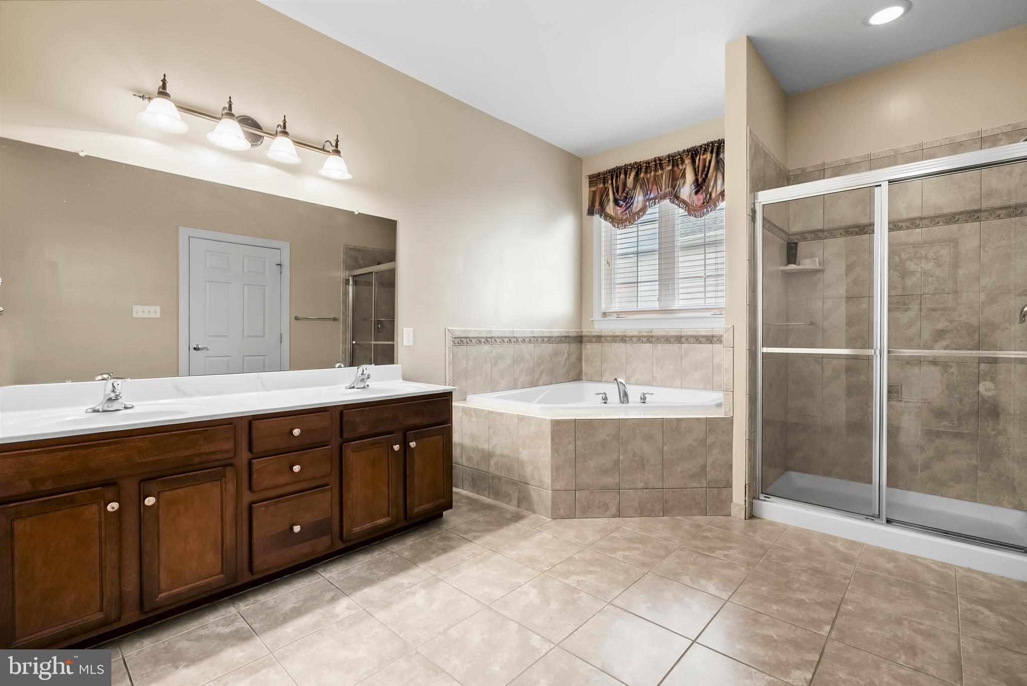 MEADOW GLEN - Residential