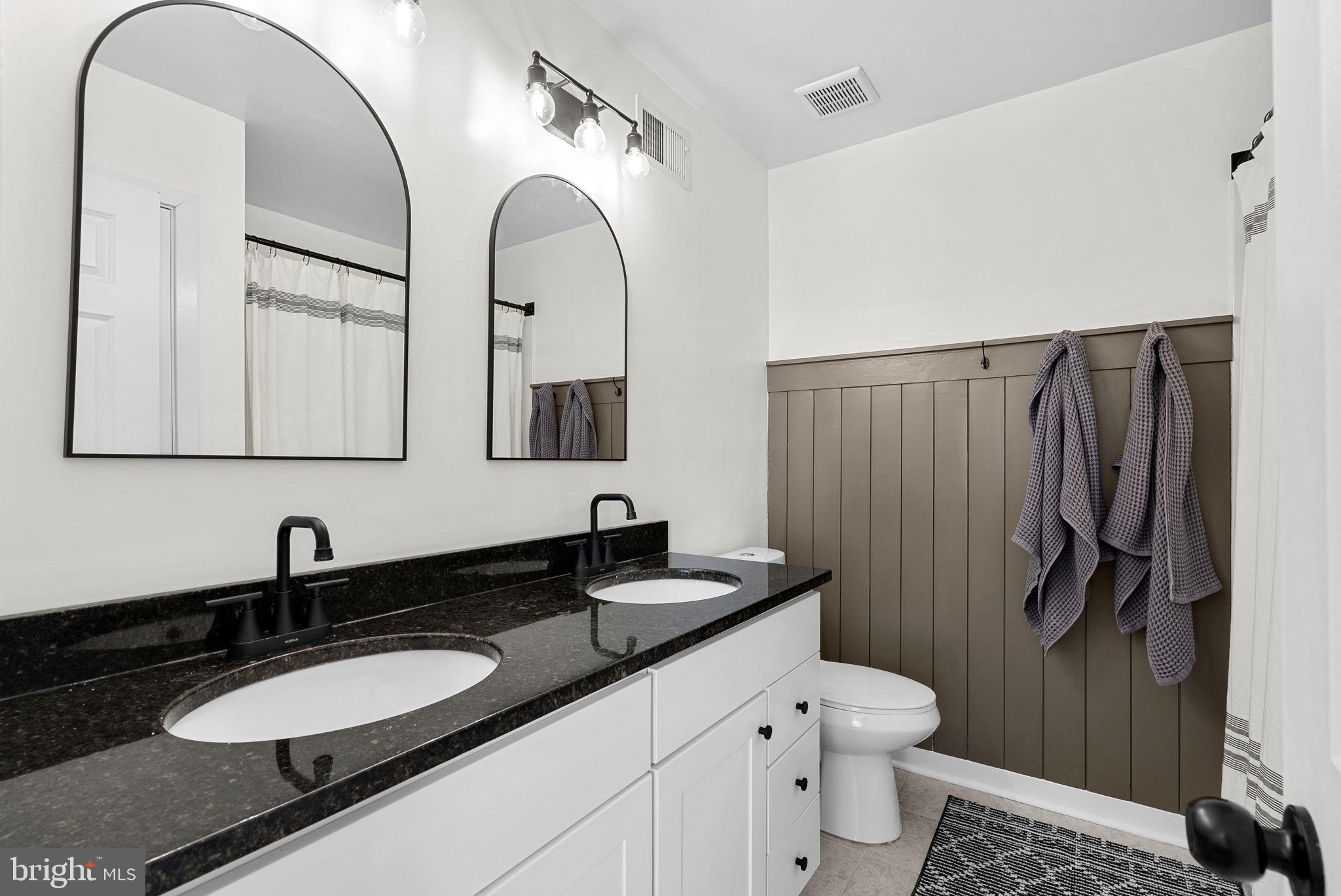 ROUND HILL - Residential