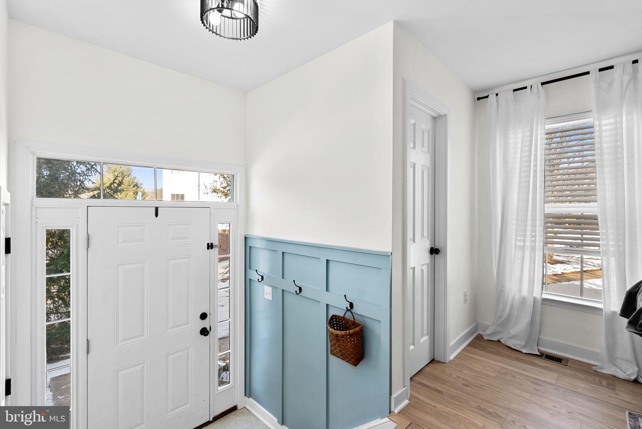 ROUND HILL - Residential