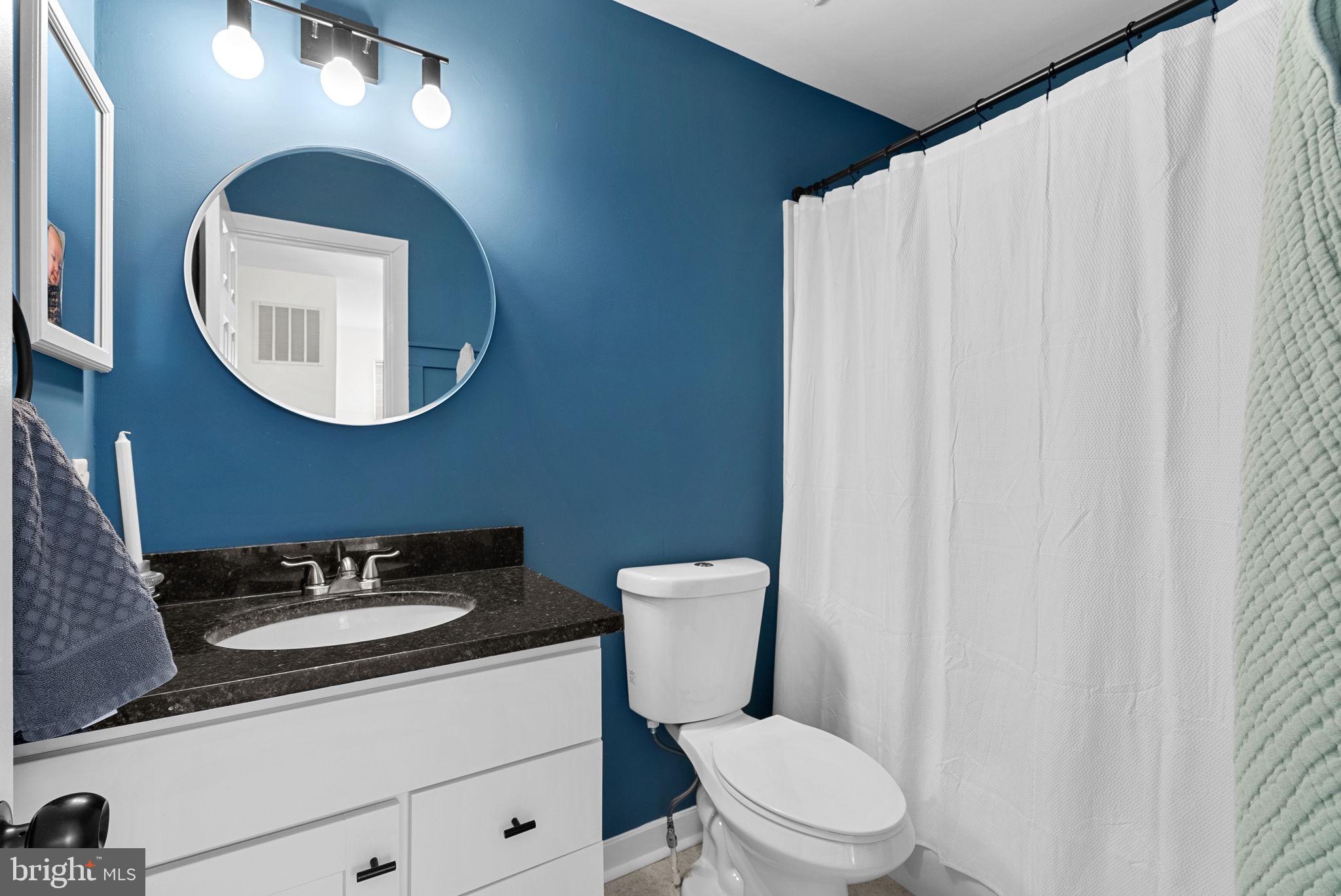 ROUND HILL - Residential