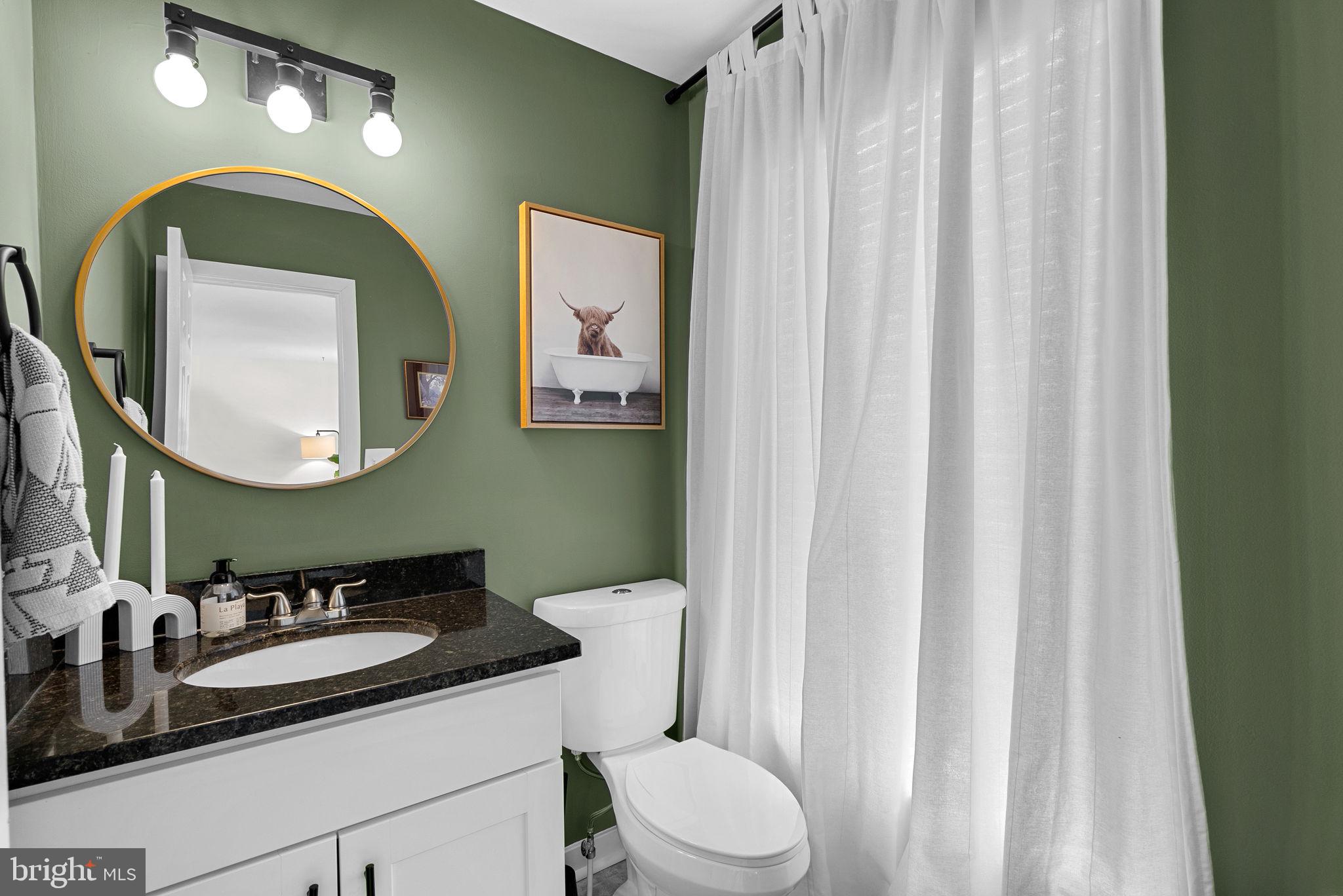 ROUND HILL - Residential