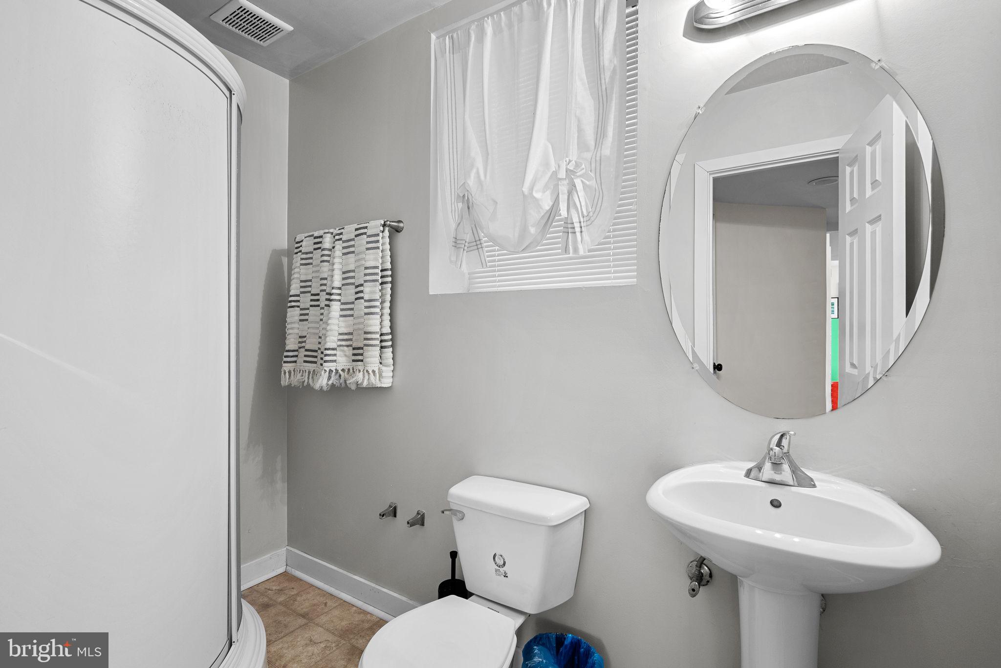 ROUND HILL - Residential