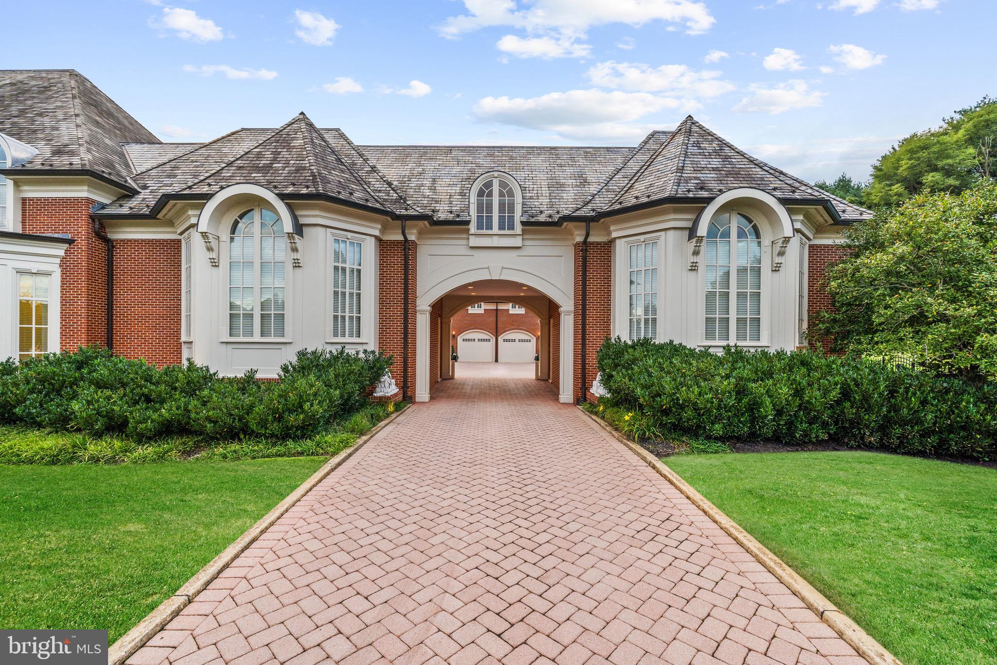 SADDLE RIDGE - Residential