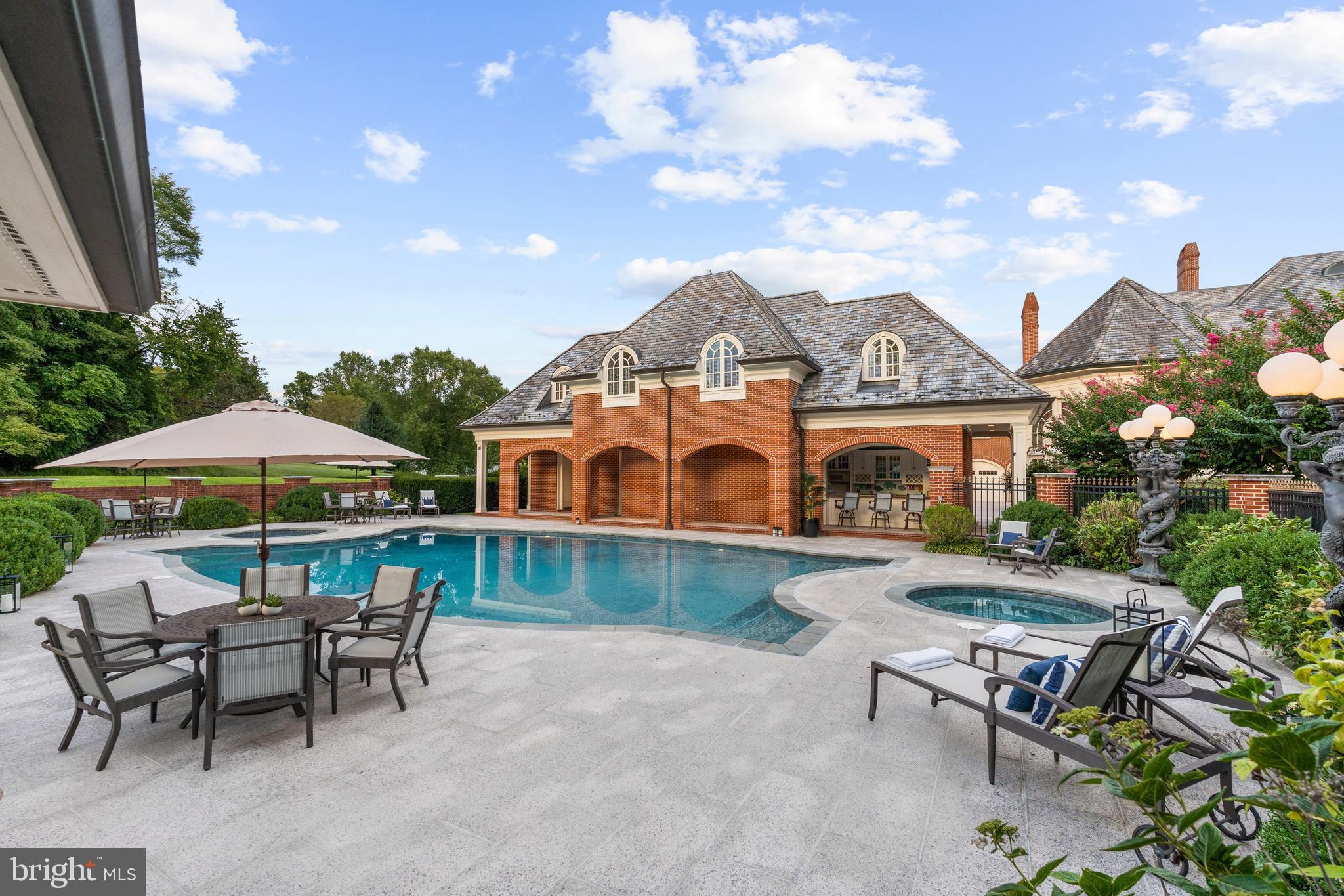 SADDLE RIDGE - Residential