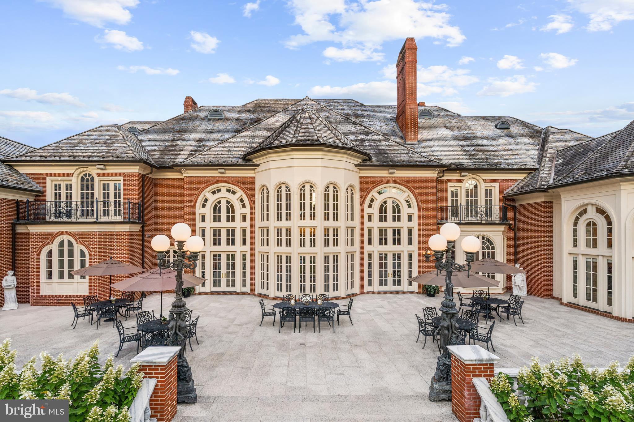 SADDLE RIDGE - Residential