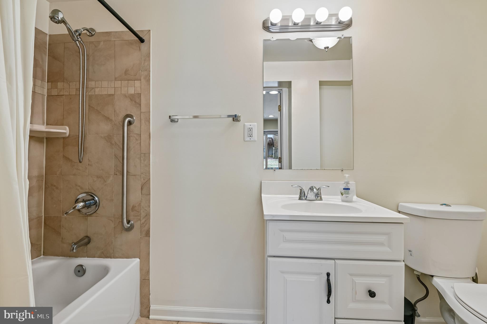 VILLAGE OF WILDE LAKE - Residential