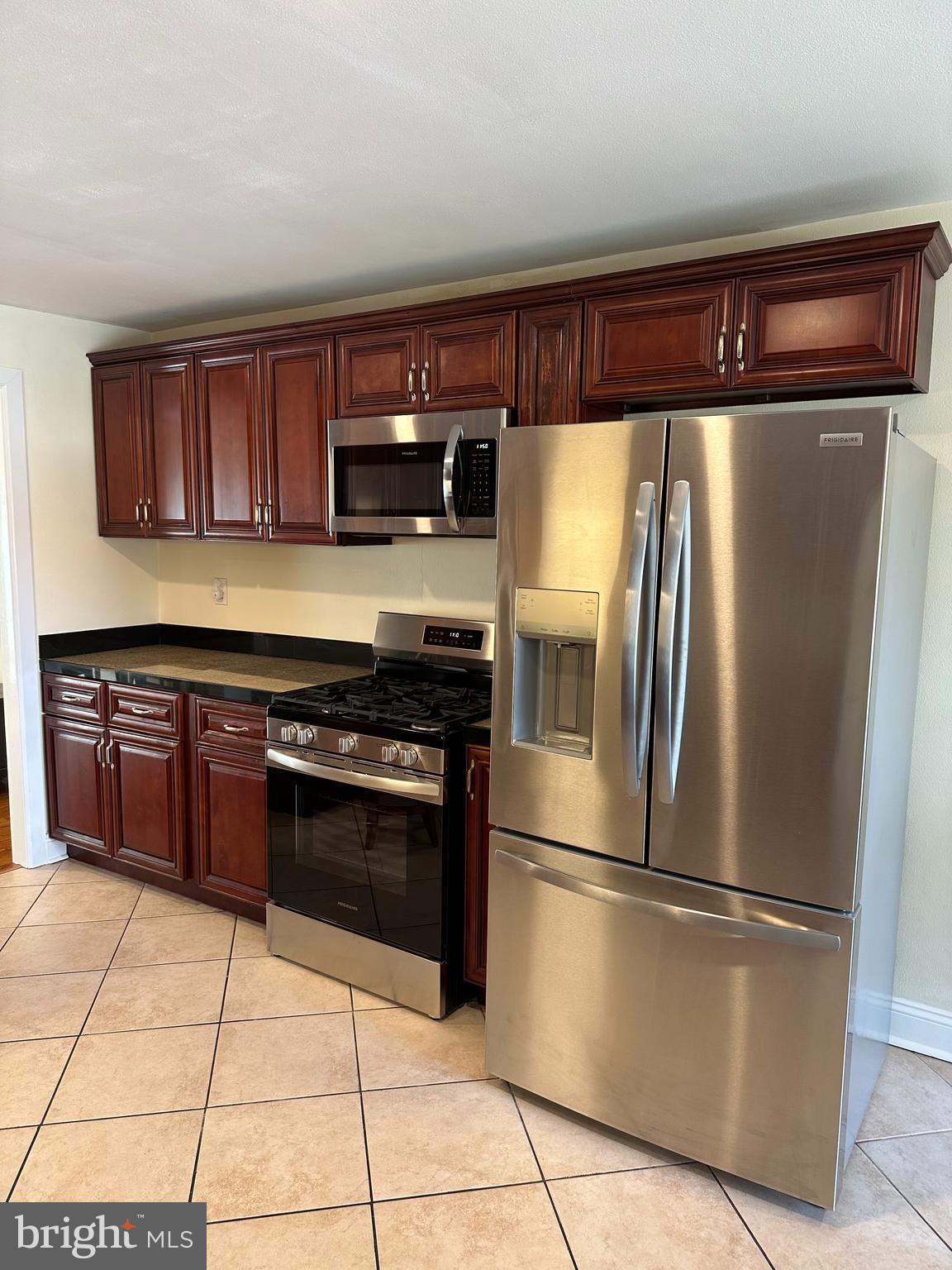 VILLAGE OF WILDE LAKE - Residential