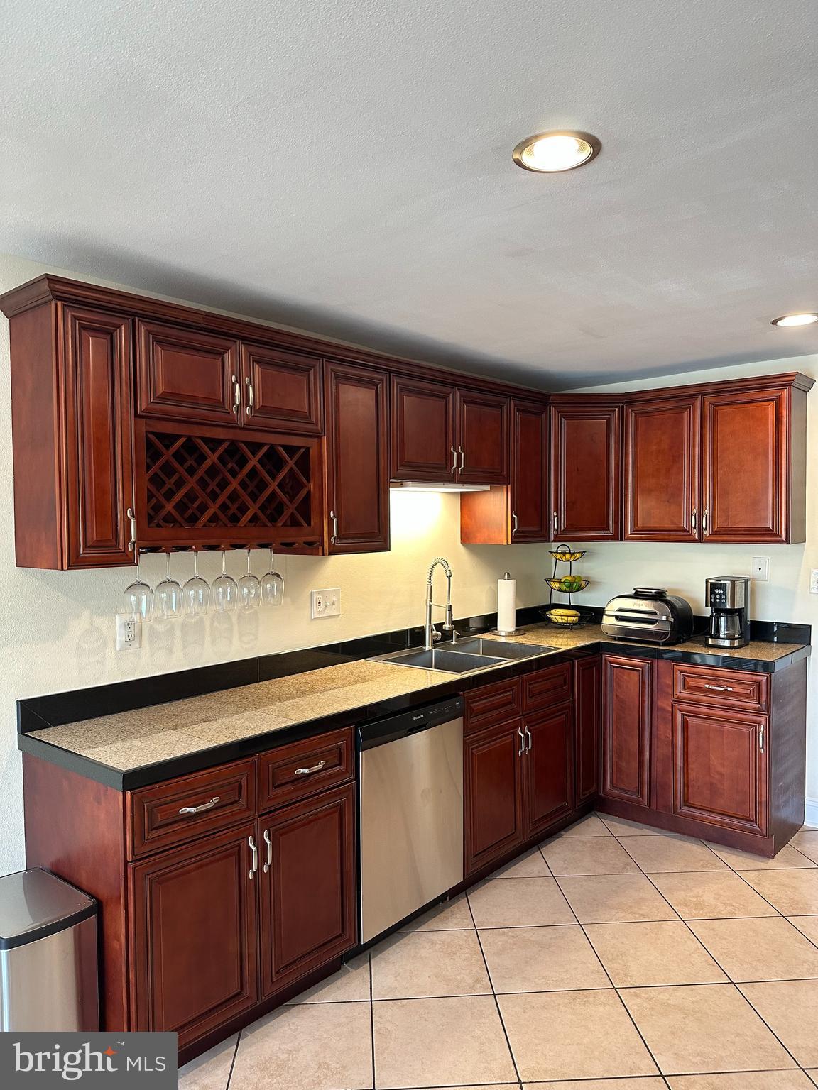 VILLAGE OF WILDE LAKE - Residential