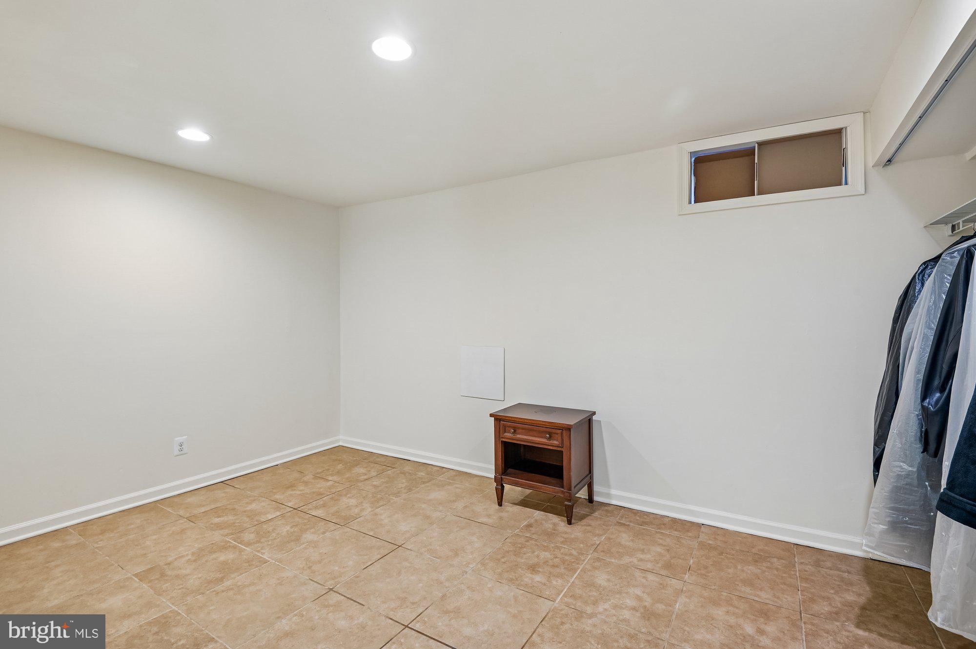 VILLAGE OF WILDE LAKE - Residential