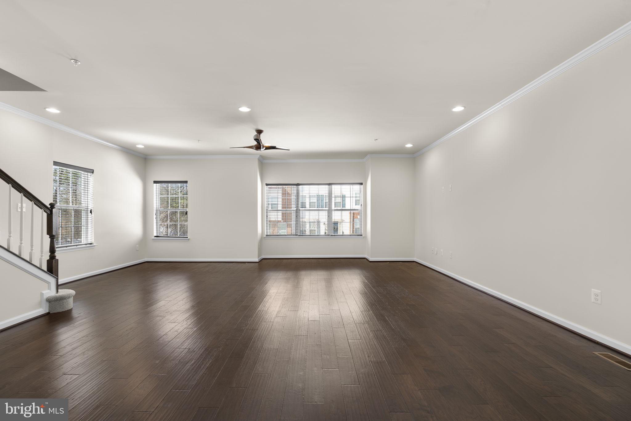 OXFORD SQUARE - Residential