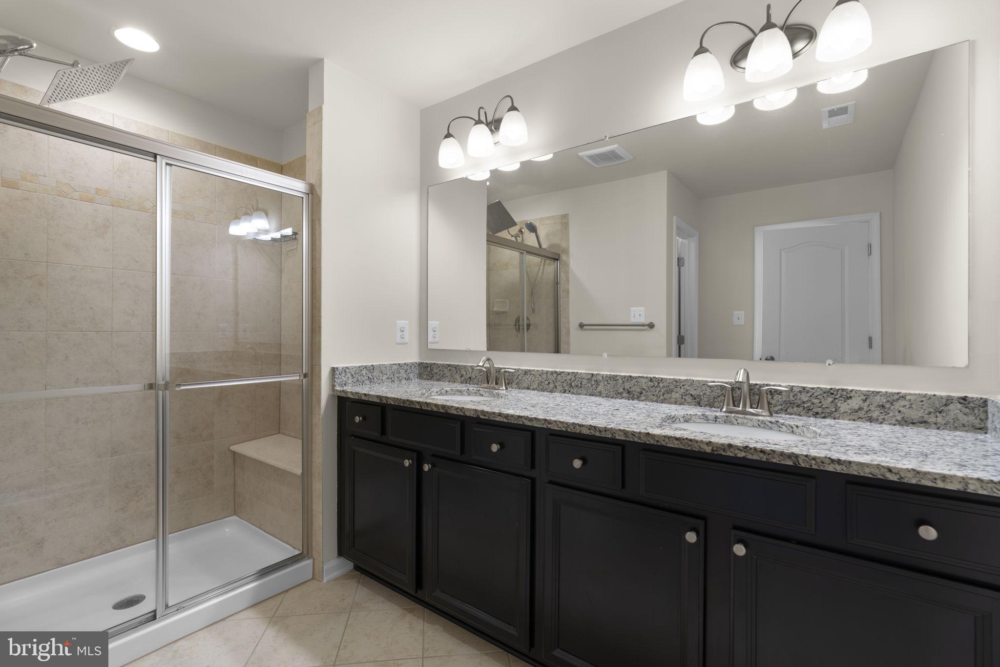 OXFORD SQUARE - Residential