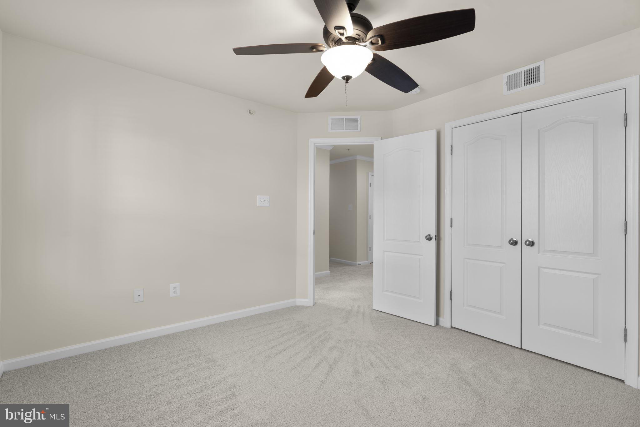 OXFORD SQUARE - Residential