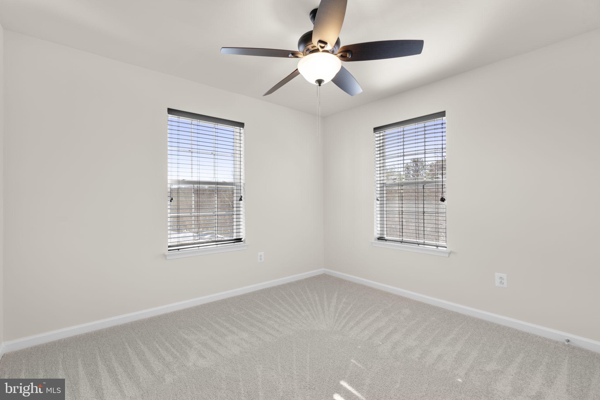 OXFORD SQUARE - Residential