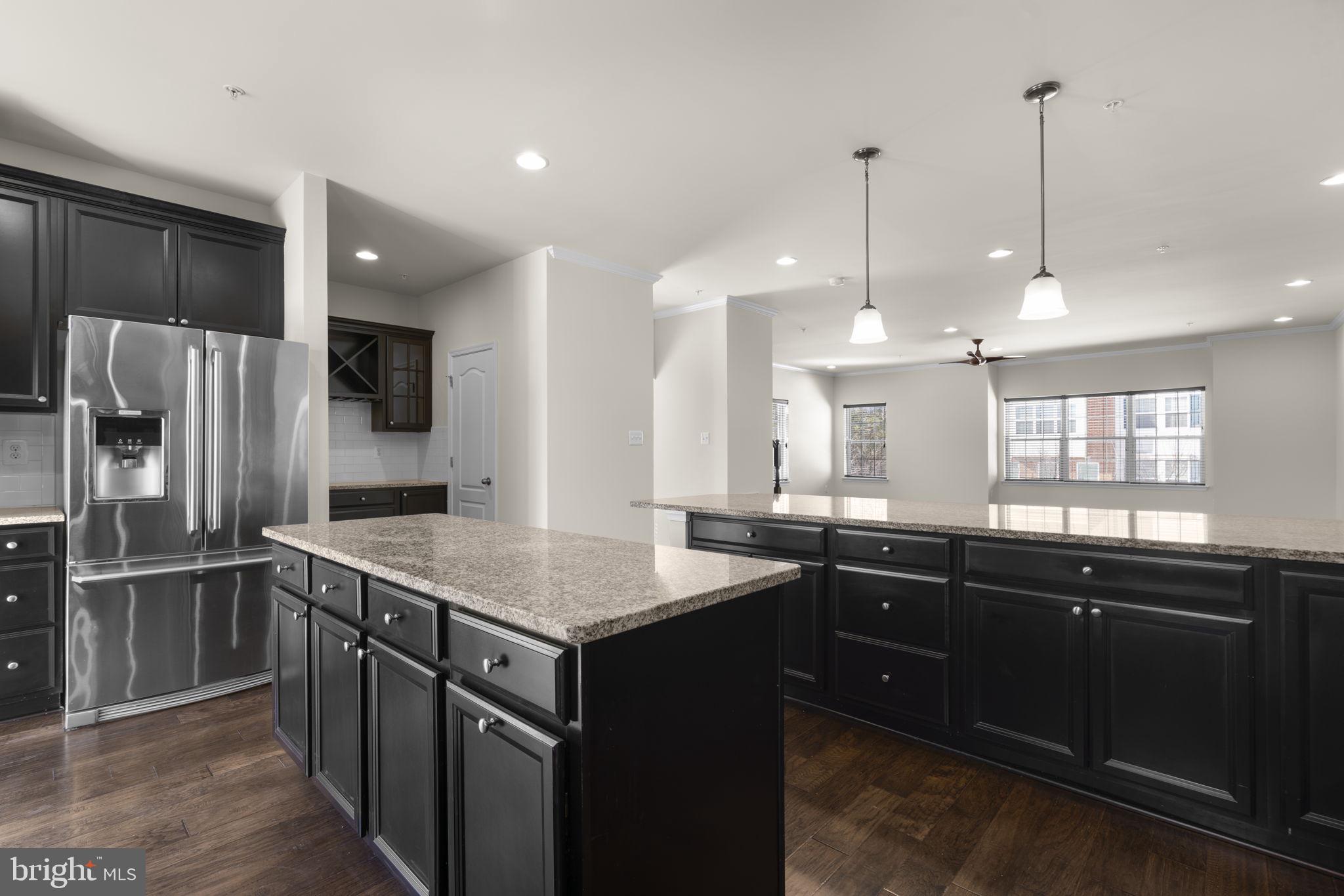 OXFORD SQUARE - Residential