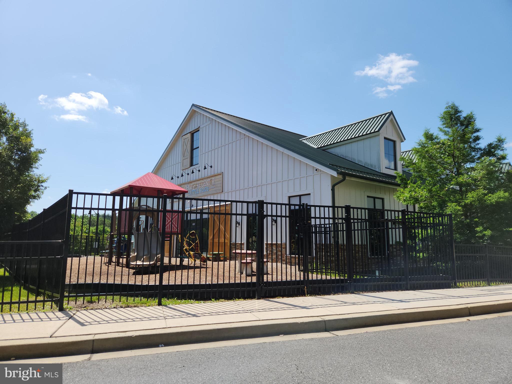 OXFORD SQUARE - Residential