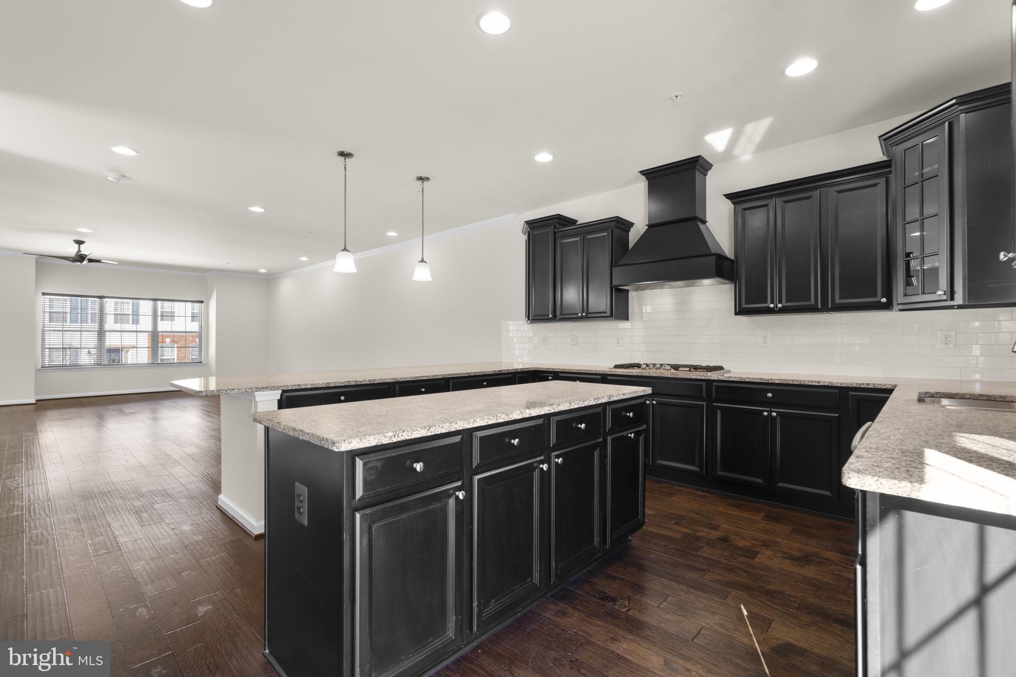 OXFORD SQUARE - Residential