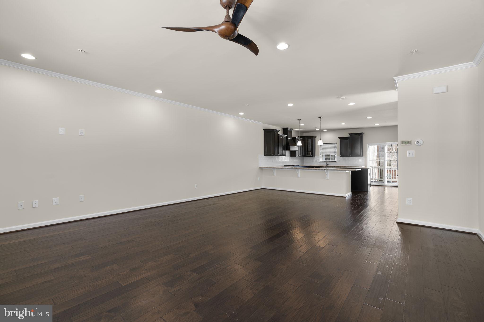 OXFORD SQUARE - Residential