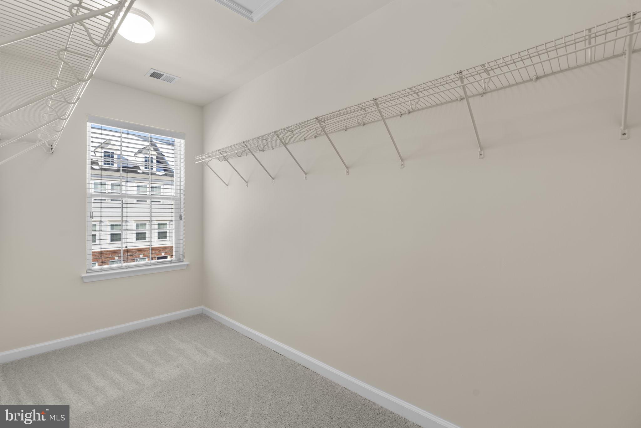 OXFORD SQUARE - Residential