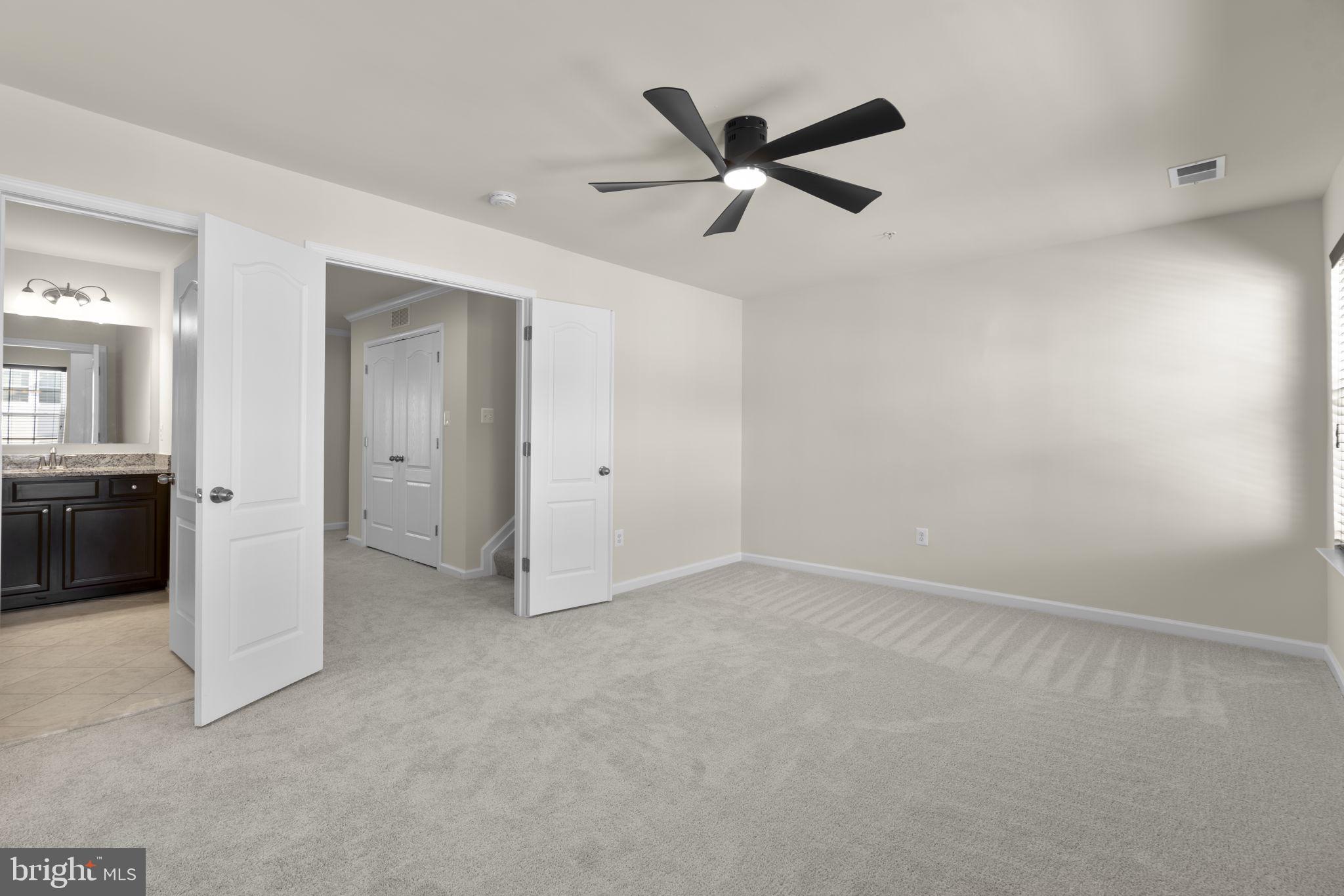 OXFORD SQUARE - Residential